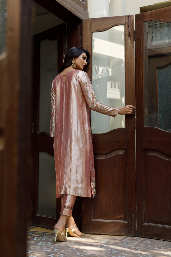 Wahajmkhan | Bahar Begum Formals | TISSUE PINK & MAGENTA SHAWL - Official Wahaj M.Khan stockist in UK - Sakeena London