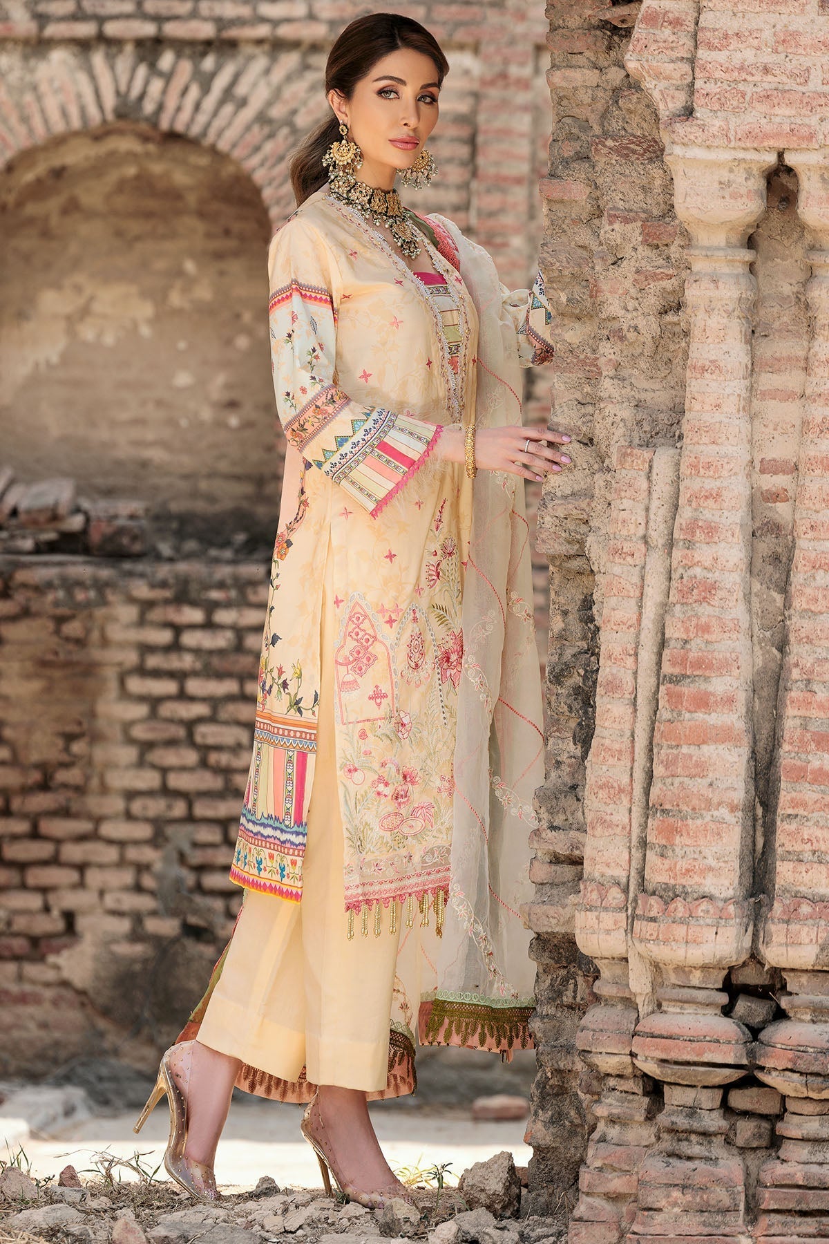 Motifz | Amal Luxury Lawn | 3301 - Official Motifz stockist in UK - Sakeena London