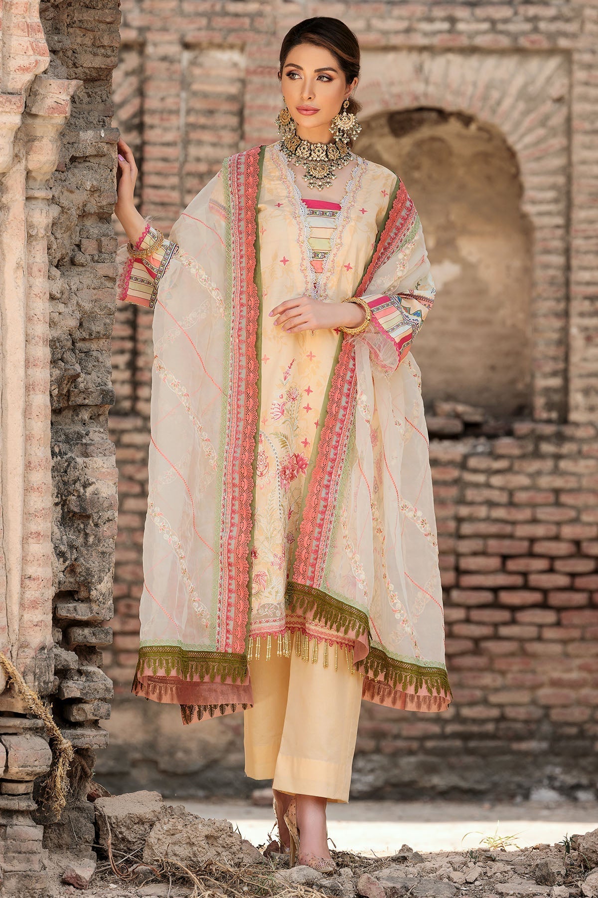 Motifz | Amal Luxury Lawn | 3301 - Official Motifz stockist in UK - Sakeena London