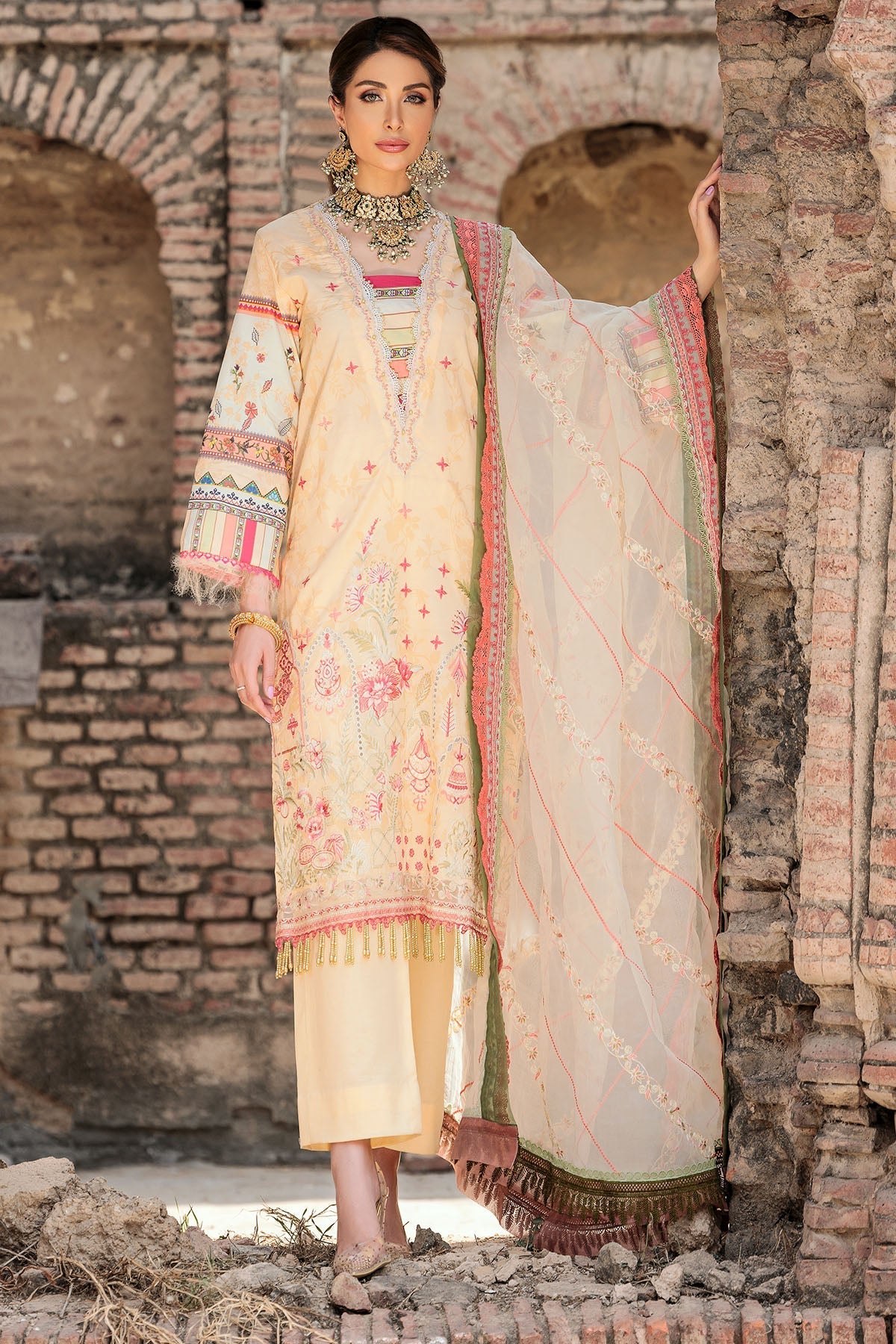 Motifz | Amal Luxury Lawn | 3301 - Official Motifz stockist in UK - Sakeena London