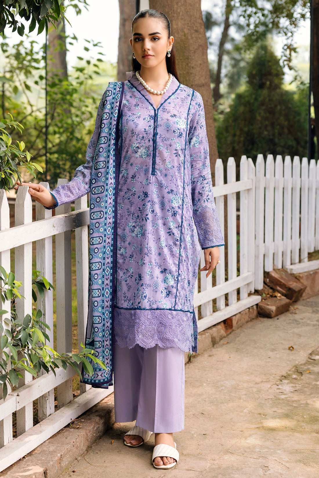 Motifz | Umang Lawn | 4897-ARISHA - Official Motifz stockist in UK - Sakeena London
