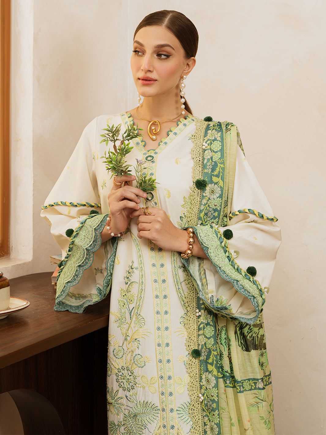 Mahnur | Florence Luxury Lawn 25 | MAHGUL - Official Mahnur stockist in UK - Sakeena London