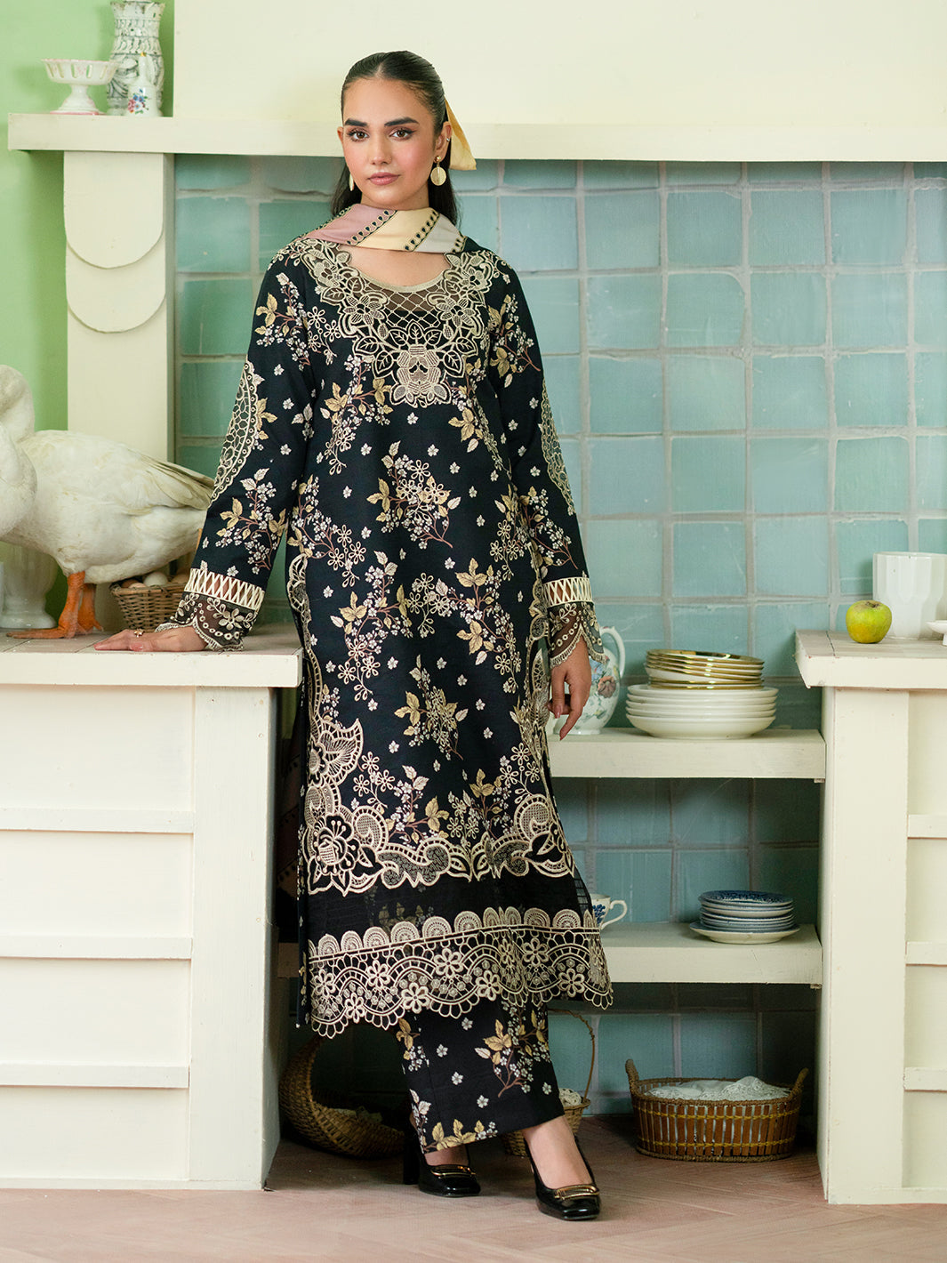 Mahnur | Leila Winter 24 | Giselle - Official Mahnur stockist in UK - Sakeena London