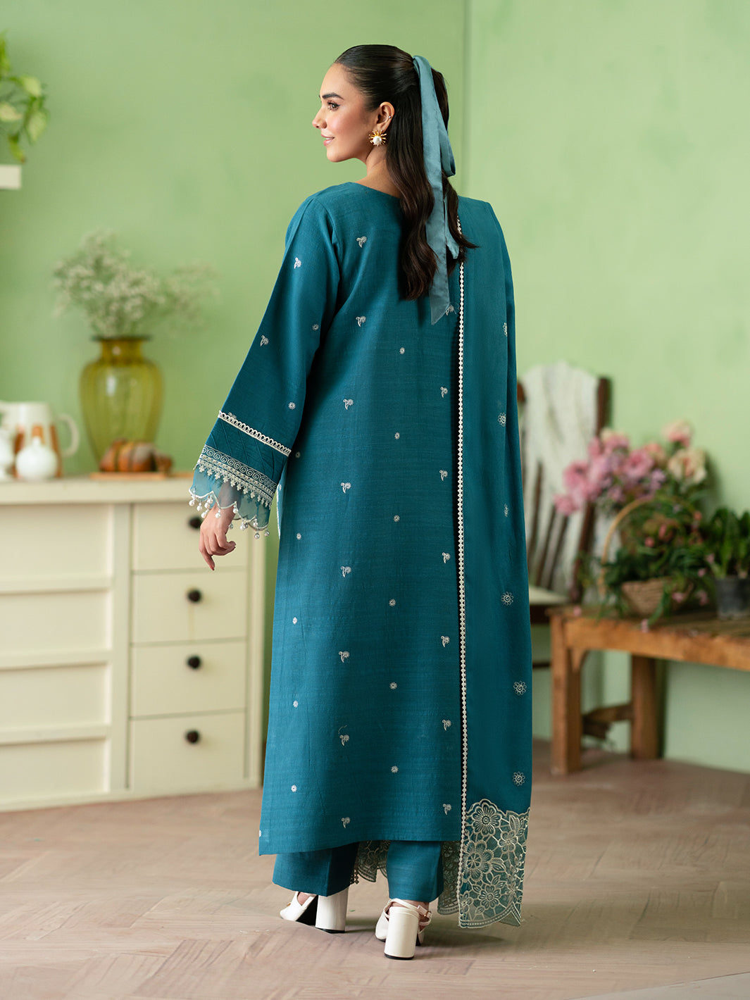 Mahnur | Leila Winter 24 | Meris - Official Mahnur stockist in UK - Sakeena London