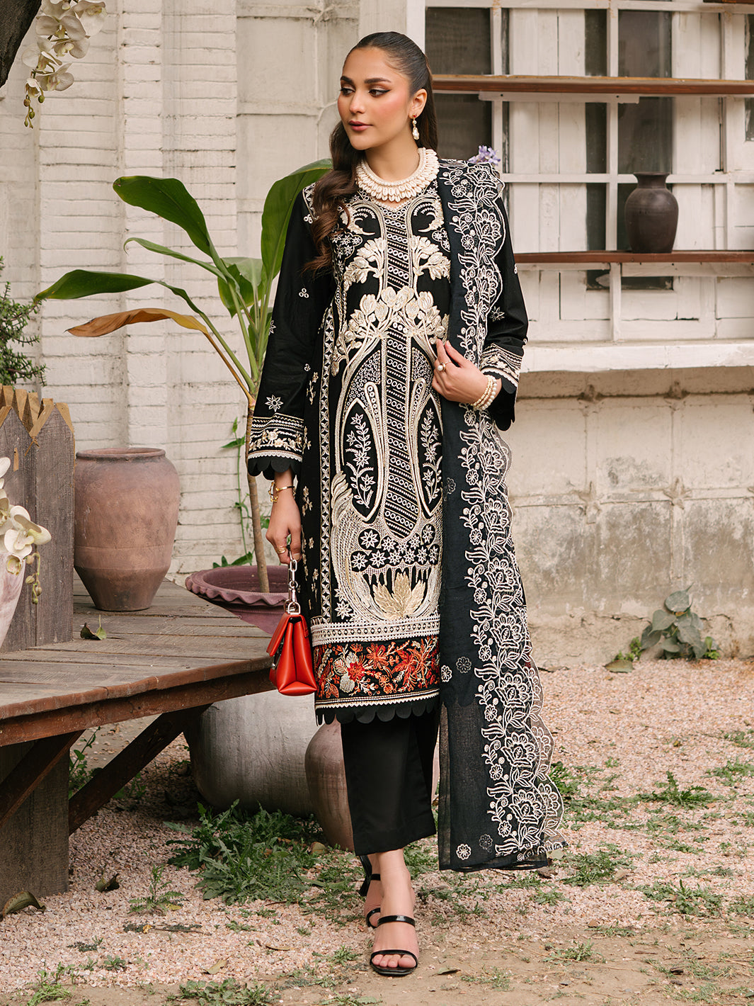 Mahnur | Masakali Luxury Lawn 24 | MK 04 - A - Official Mahnur stockist in UK - Sakeena London