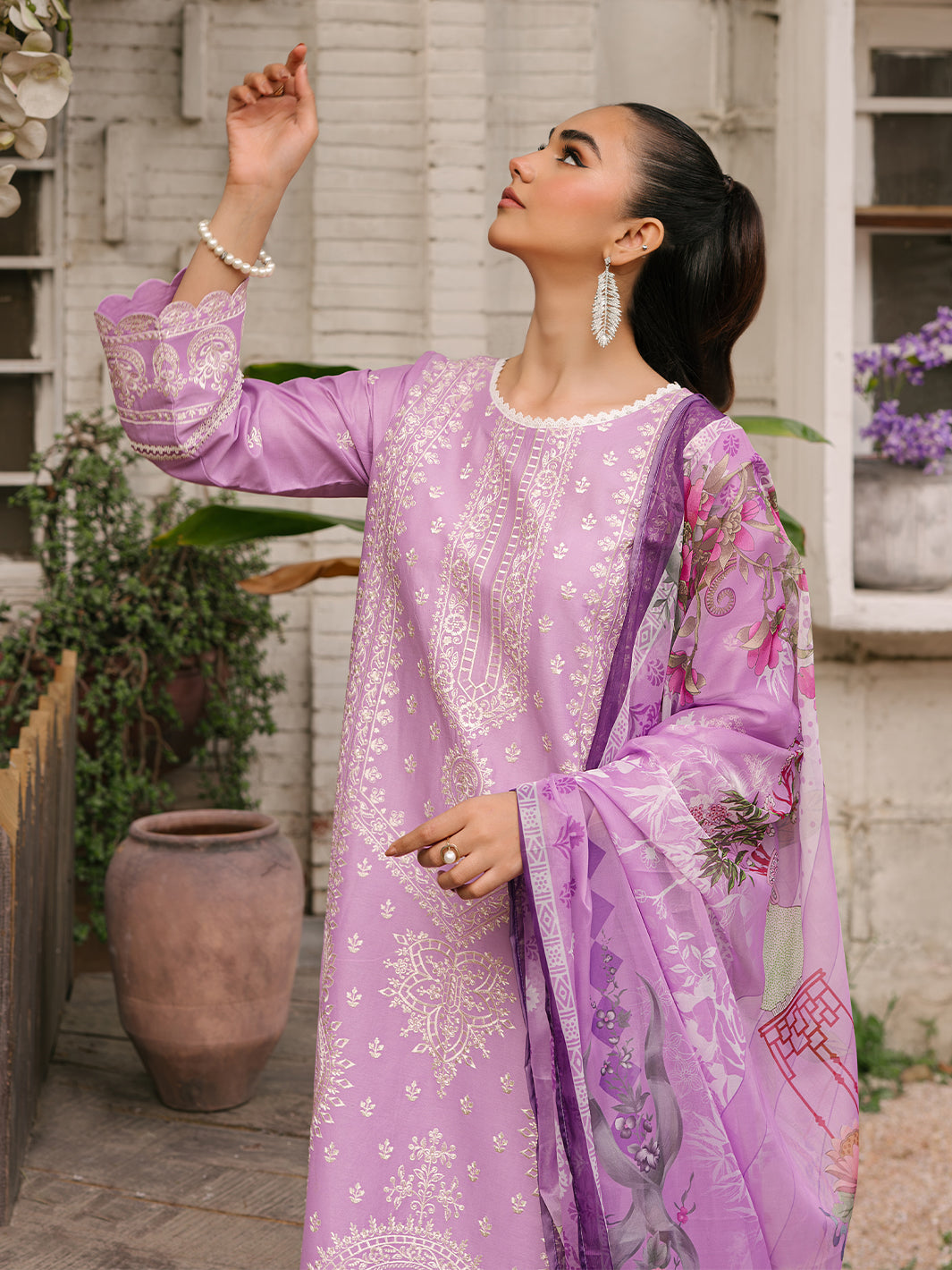 Mahnur | Masakali Luxury Lawn 24 | MK 05 - B - Official Mahnur stockist in UK - Sakeena London