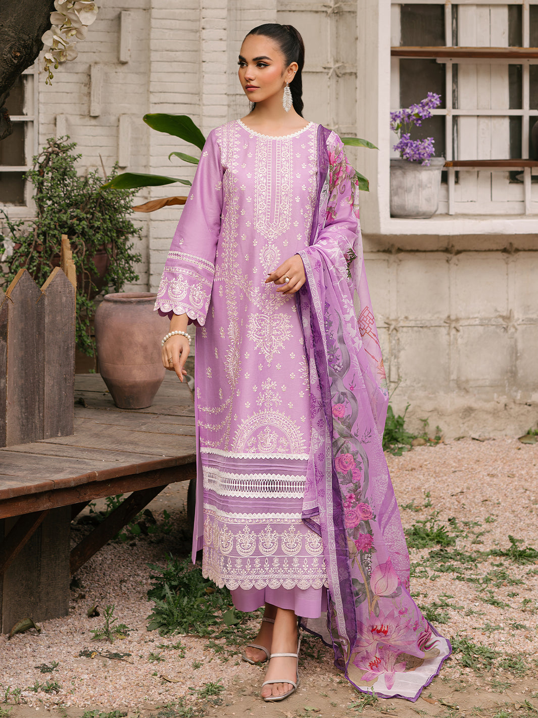Mahnur | Masakali Luxury Lawn 24 | MK 05 - B - Official Mahnur stockist in UK - Sakeena London