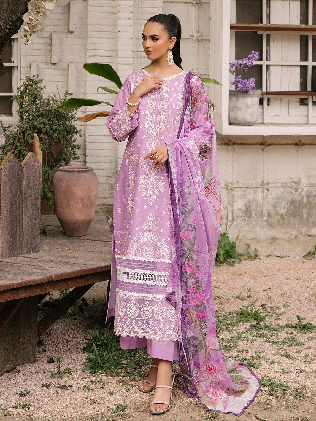 Mahnur | Masakali Luxury Lawn 24 | MK 05 - B - Official Mahnur stockist in UK - Sakeena London