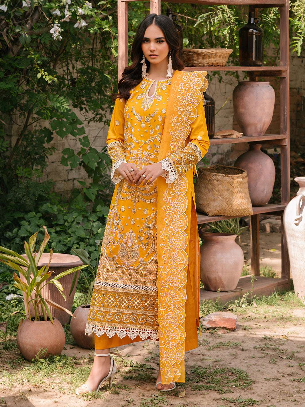 Mahnur | Masakali Luxury Lawn 24 | MK 06 - A - Official Mahnur stockist in UK - Sakeena London