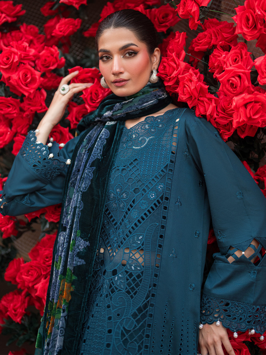 Mahnur | Nazakat Luxury Winter | AVEN - Official Mahnur stockist in UK - Sakeena London