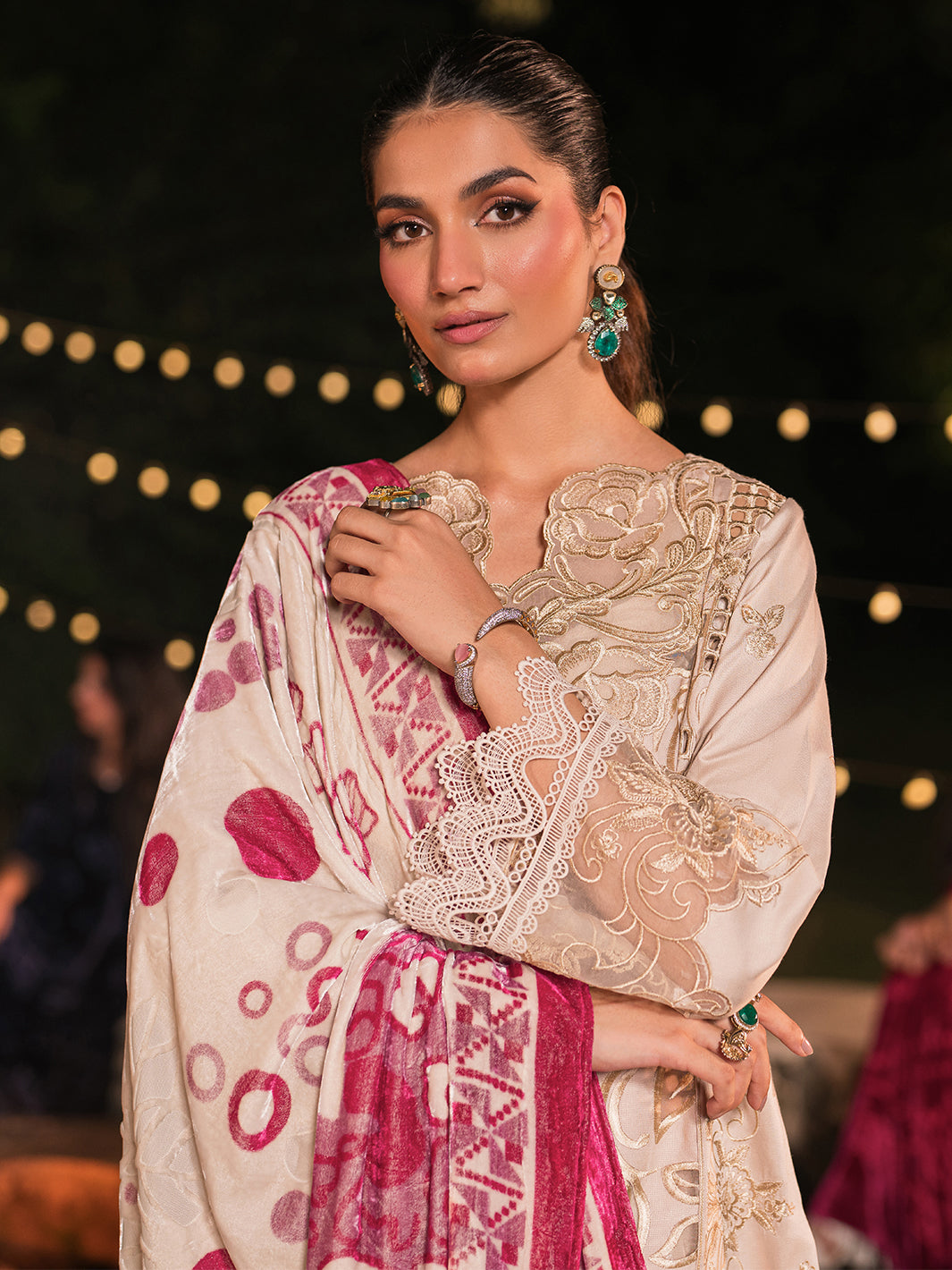 Mahnur | Nazakat Luxury Winter | VELIS - Official Mahnur stockist in UK - Sakeena London