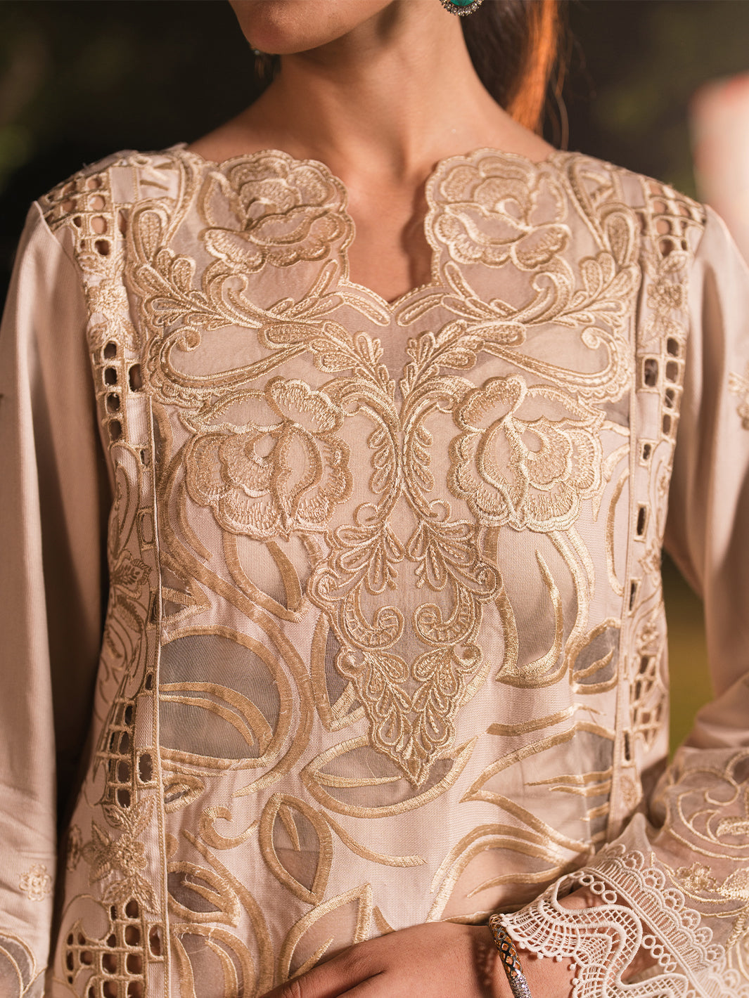 Mahnur | Nazakat Luxury Winter | VELIS - Official Mahnur stockist in UK - Sakeena London