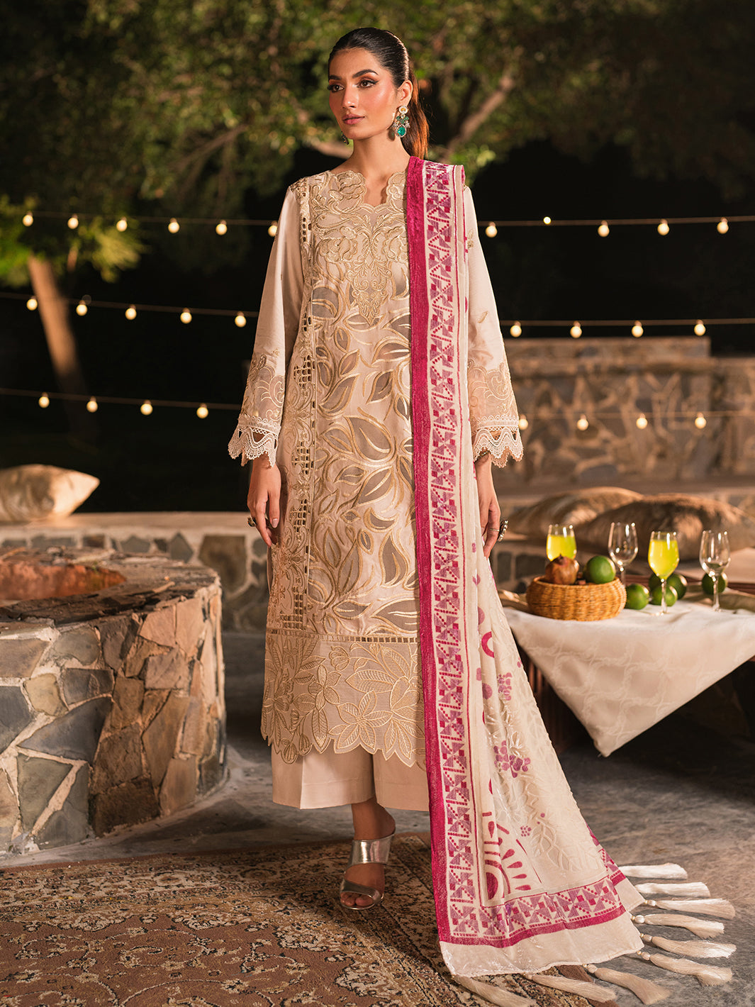 Mahnur | Nazakat Luxury Winter | VELIS - Official Mahnur stockist in UK - Sakeena London