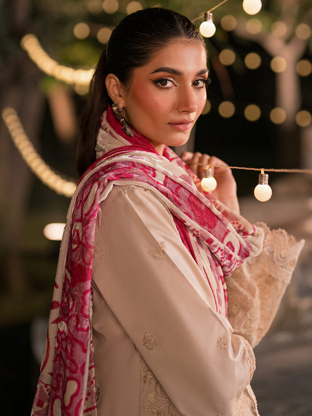 Mahnur | Nazakat Luxury Winter | VELIS - Official Mahnur stockist in UK - Sakeena London