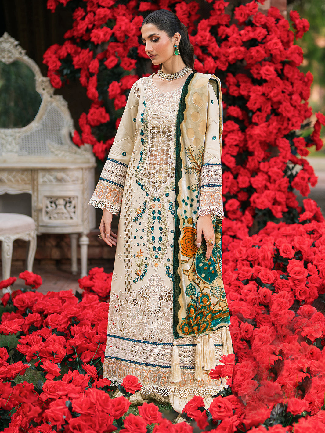 Mahnur | Nazakat Luxury Winter | ZEYA - Official Mahnur stockist in UK - Sakeena London