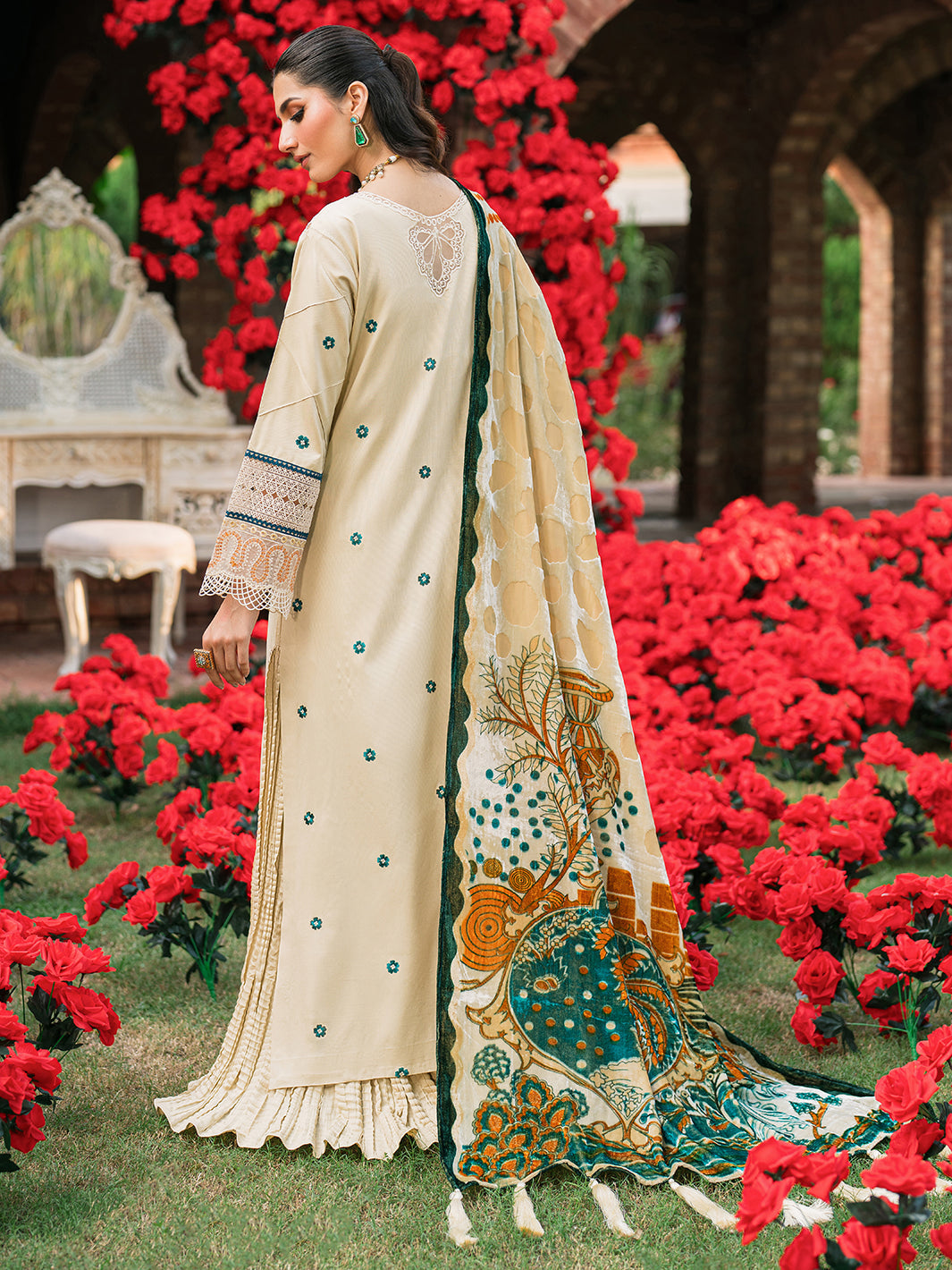Mahnur | Nazakat Luxury Winter | ZEYA - Official Mahnur stockist in UK - Sakeena London