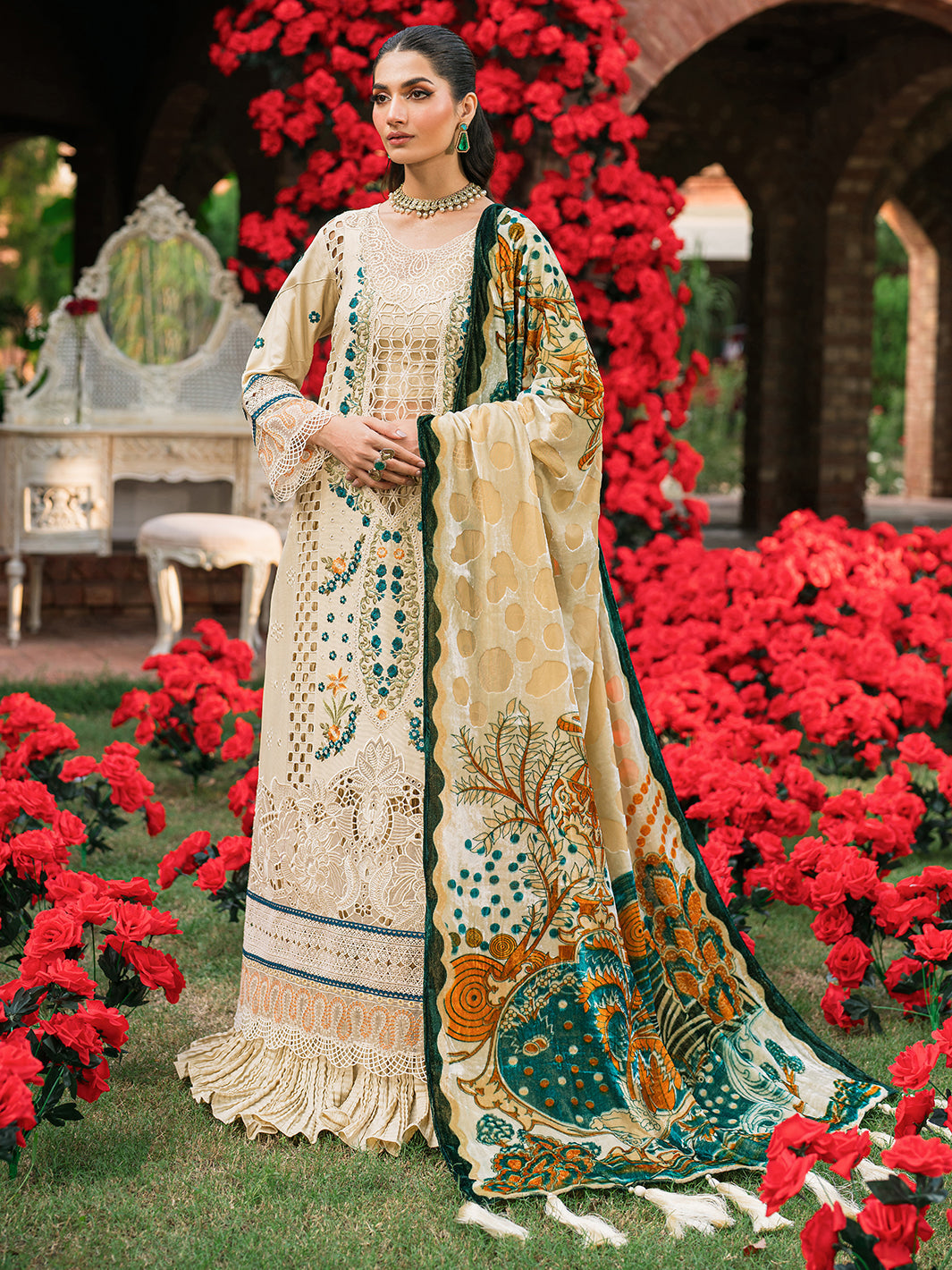 Mahnur | Nazakat Luxury Winter | ZEYA - Official Mahnur stockist in UK - Sakeena London