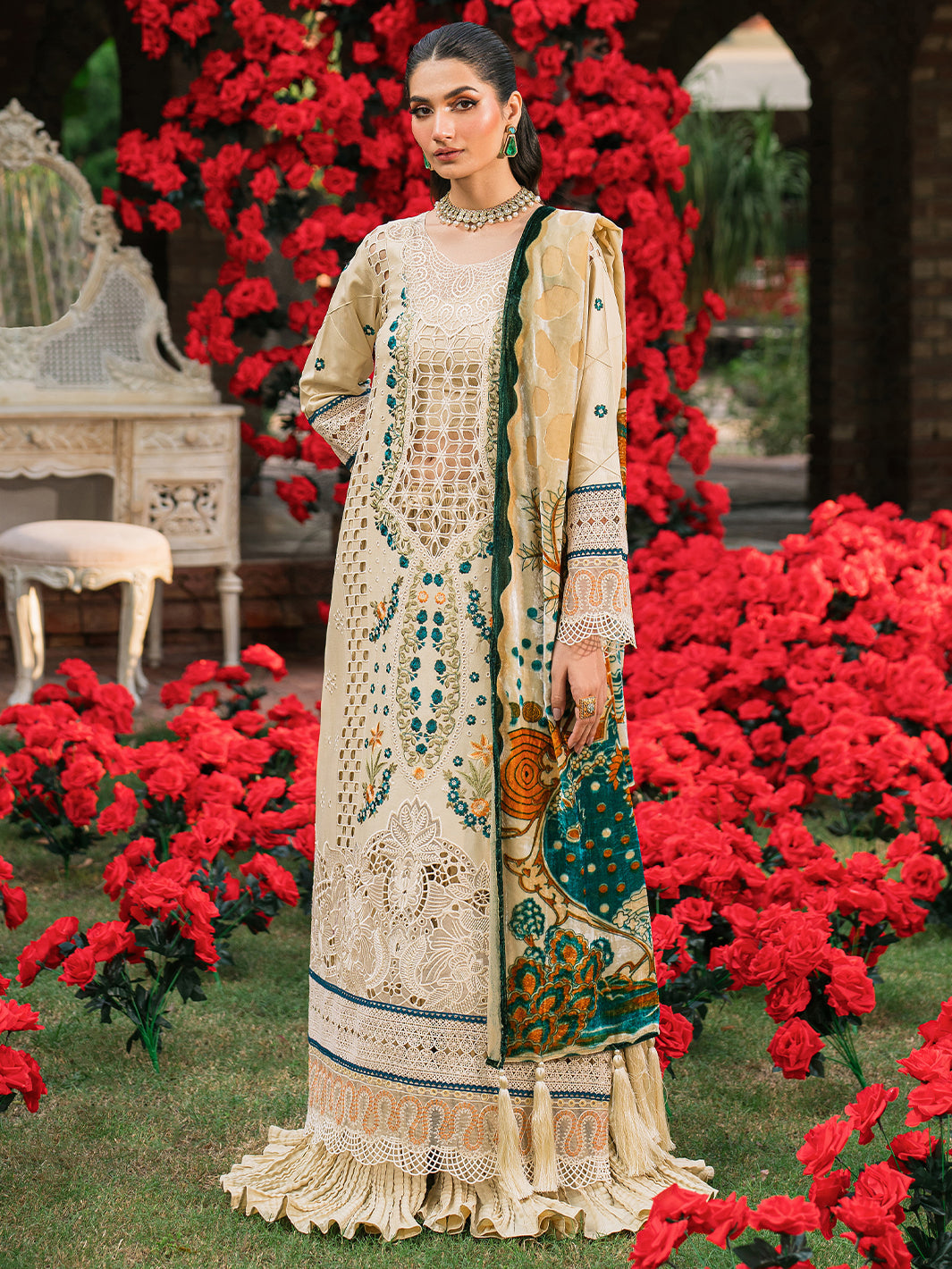 Mahnur | Nazakat Luxury Winter | ZEYA - Official Mahnur stockist in UK - Sakeena London