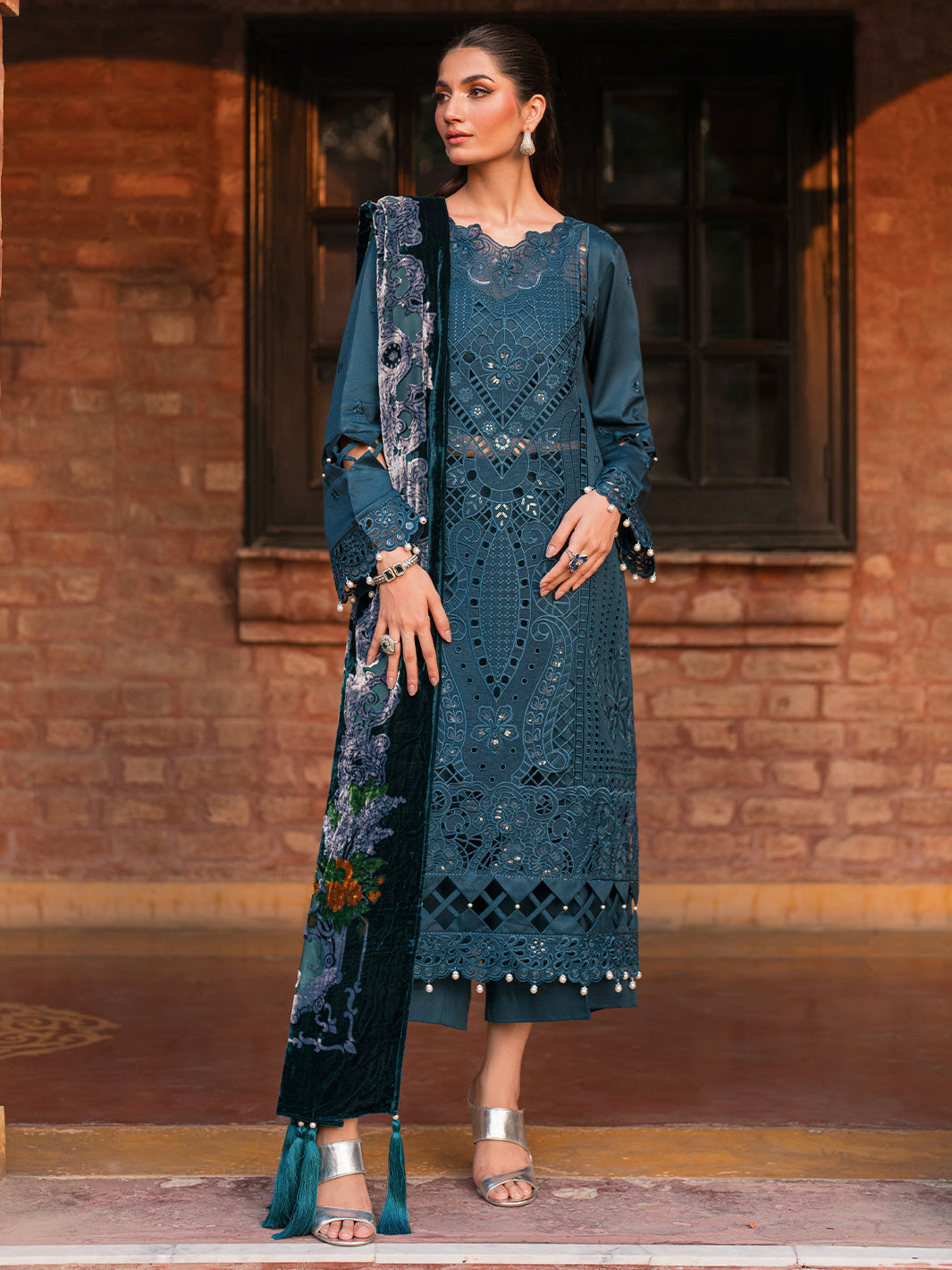 Mahnur | Nazakat Luxury Winter | AVEN - Official Mahnur stockist in UK - Sakeena London