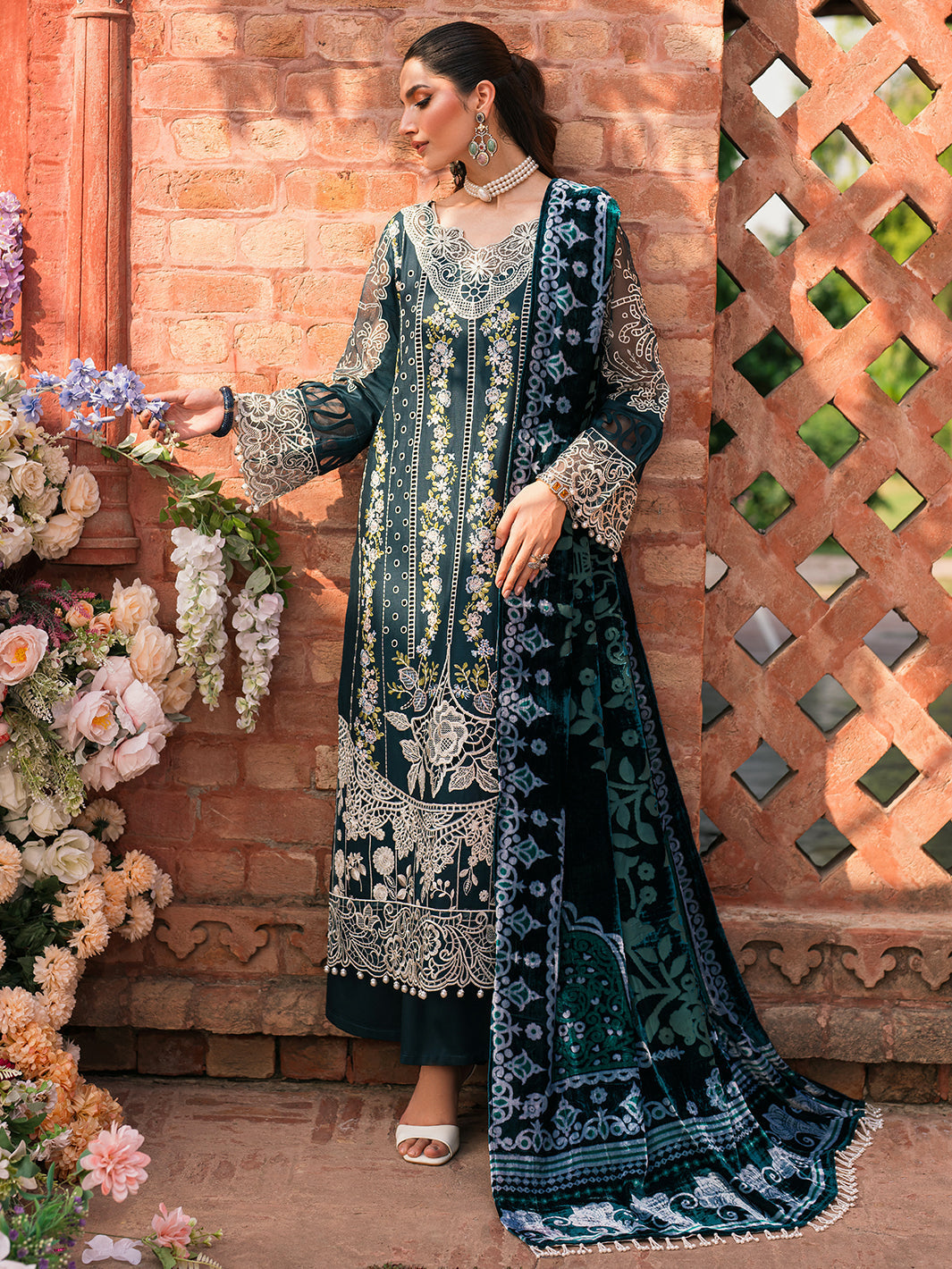 Mahnur | Nazakat Luxury Winter | ELYS - Official Mahnur stockist in UK - Sakeena London