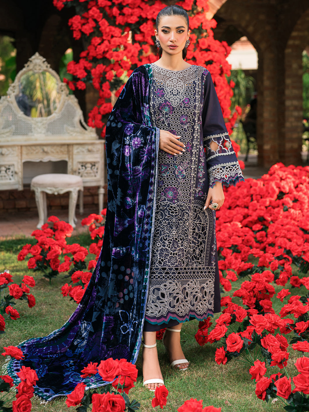 Mahnur | Nazakat Luxury Winter | MIRA - Official Mahnur stockist in UK - Sakeena London