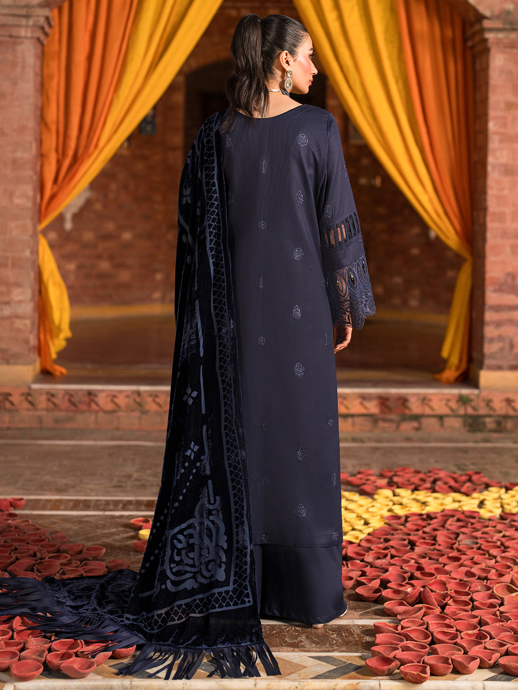 Mahnur | Nazakat Luxury Winter | SIRA - Official Mahnur stockist in UK - Sakeena London