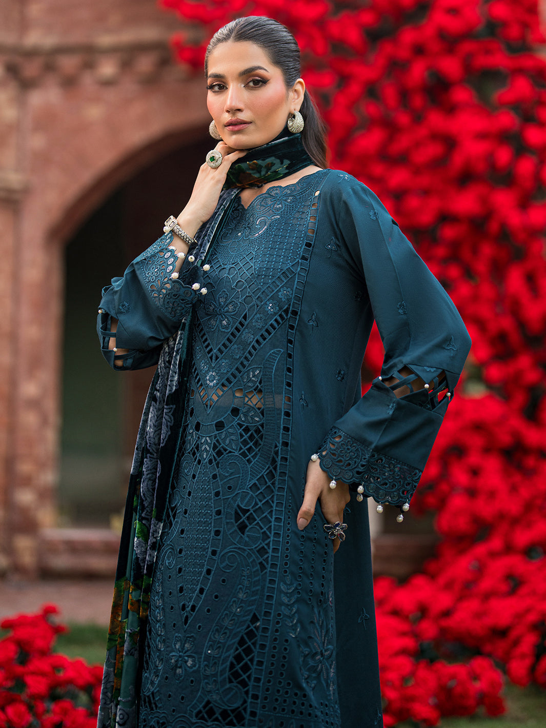 Mahnur | Nazakat Luxury Winter | AVEN - Official Mahnur stockist in UK - Sakeena London