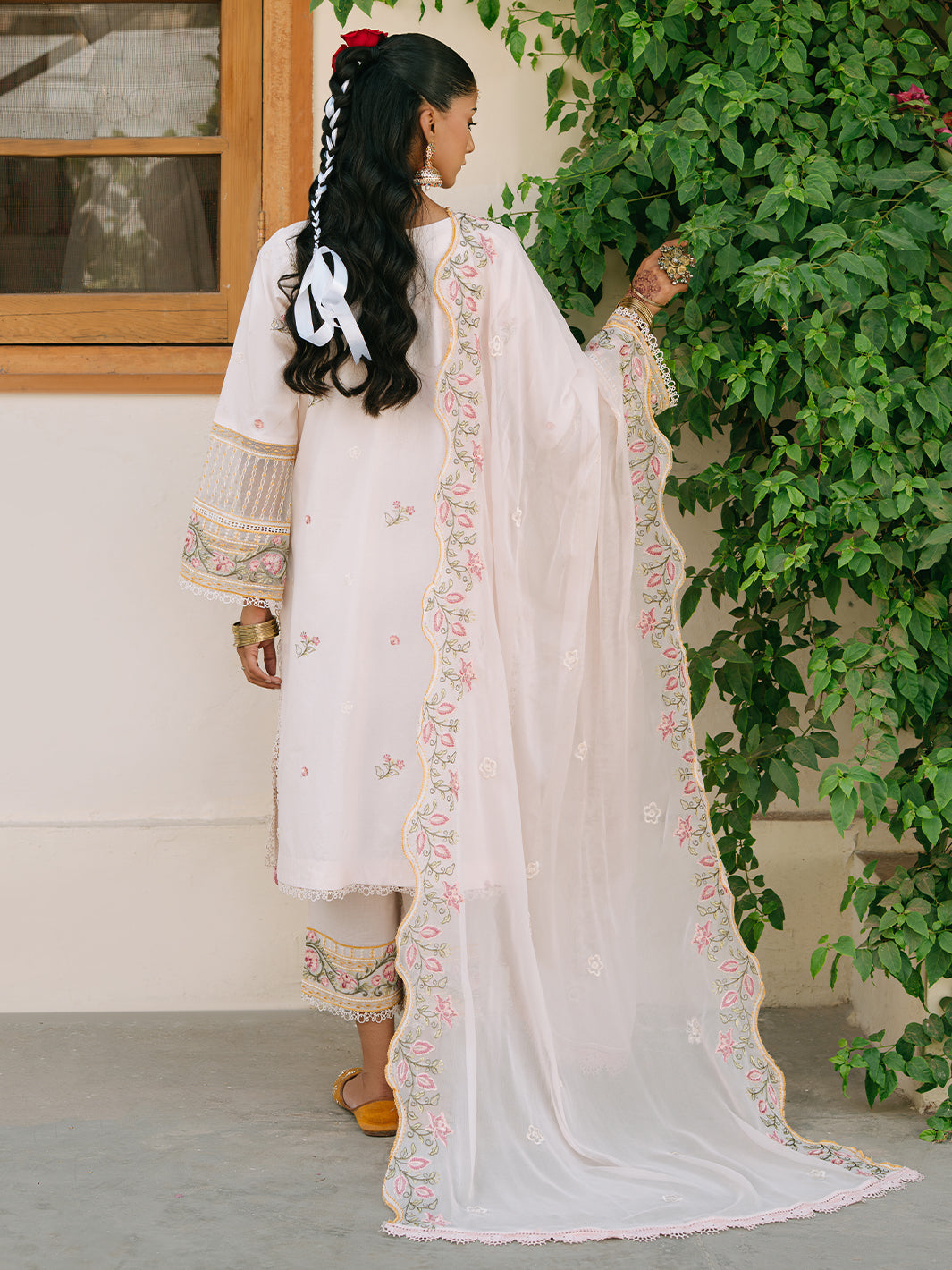 Mahnur | Shanaya Luxury Lawn 25 | Elnaz - Official Mahnur stockist in UK - Sakeena London