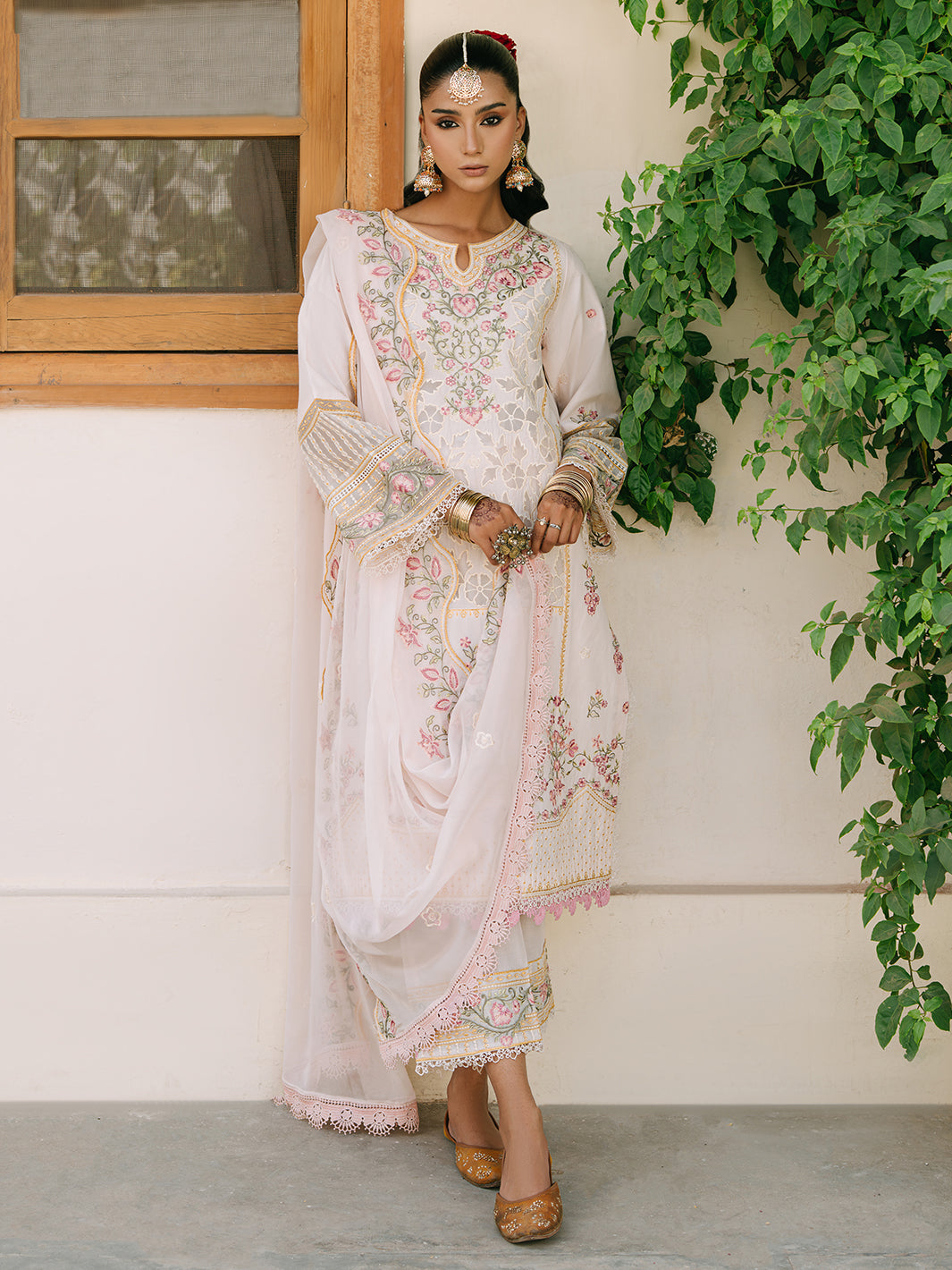 Mahnur | Shanaya Luxury Lawn 25 | Elnaz - Official Mahnur stockist in UK - Sakeena London