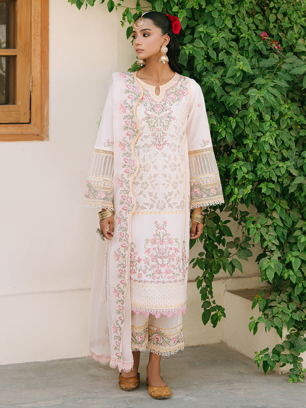 Mahnur | Shanaya Luxury Lawn 25 | Elnaz - Official Mahnur stockist in UK - Sakeena London