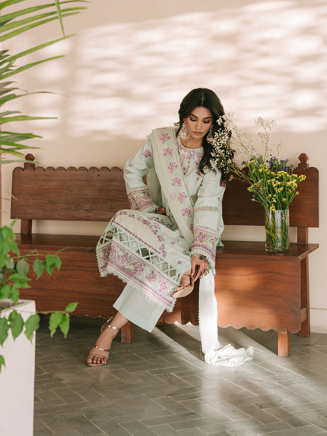 Mahnur | Shanaya Luxury Lawn 25 | Hooriya - Official Mahnur stockist in UK - Sakeena London