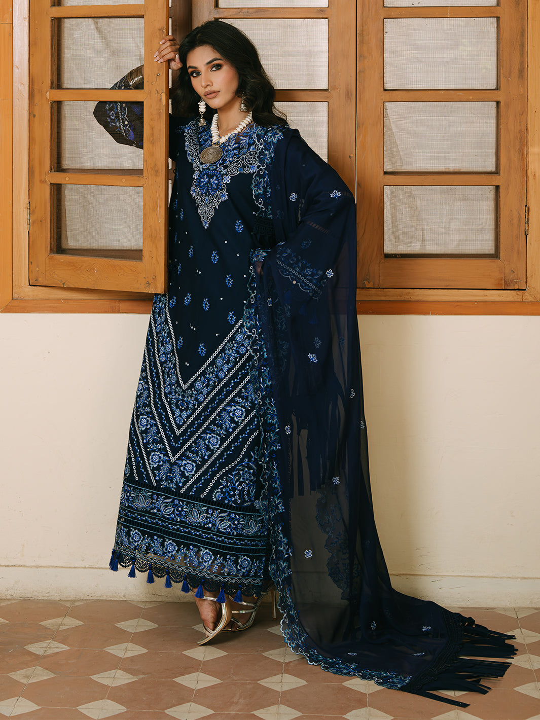 Mahnur | Shanaya Luxury Lawn 25 | Shahmina - Official Mahnur stockist in UK - Sakeena London