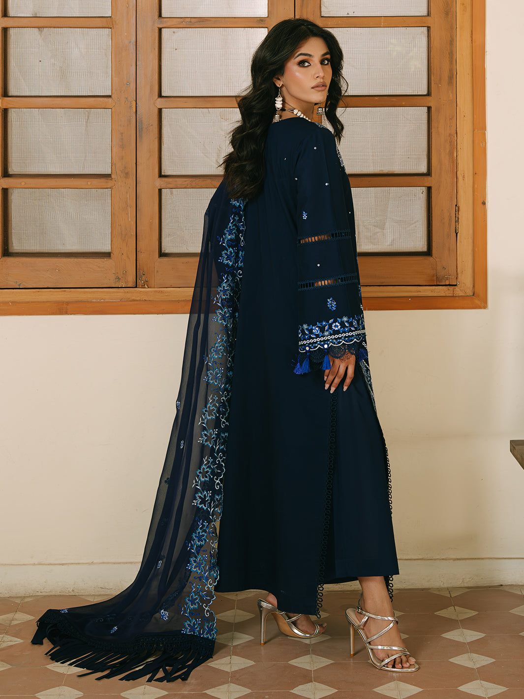 Mahnur | Shanaya Luxury Lawn 25 | Shahmina - Official Mahnur stockist in UK - Sakeena London