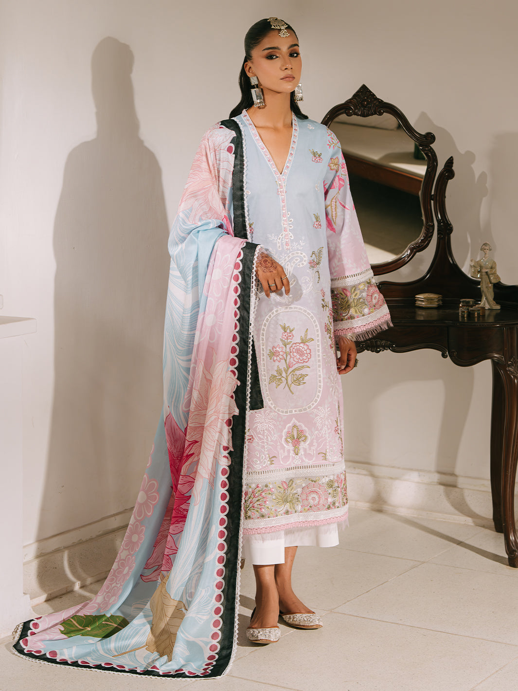 Mahnur | Shanaya Luxury Lawn 25 | Abeer - Official Mahnur stockist in UK - Sakeena London