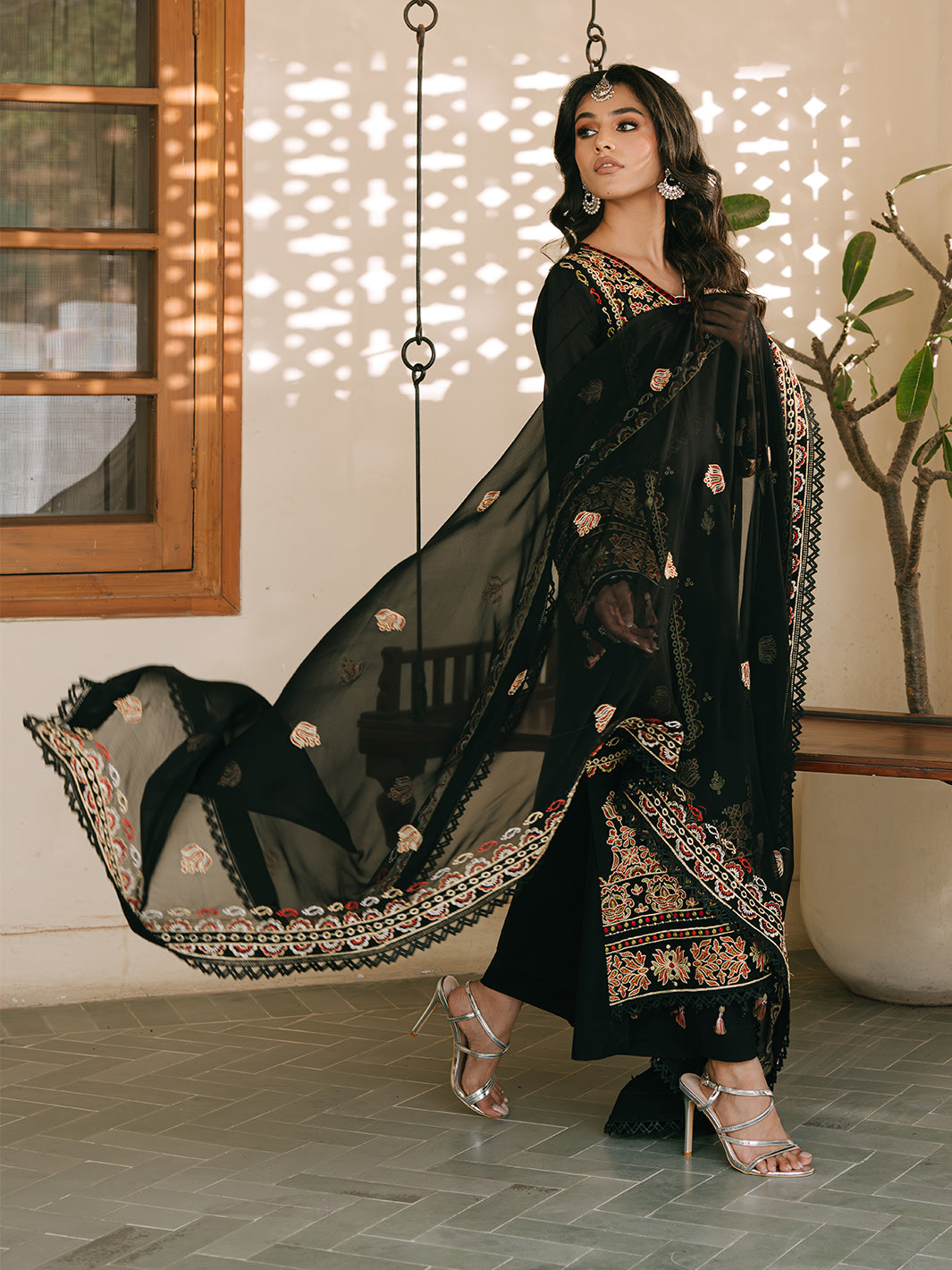 Mahnur | Shanaya Luxury Lawn 25 | Zehra - Official Mahnur stockist in UK - Sakeena London