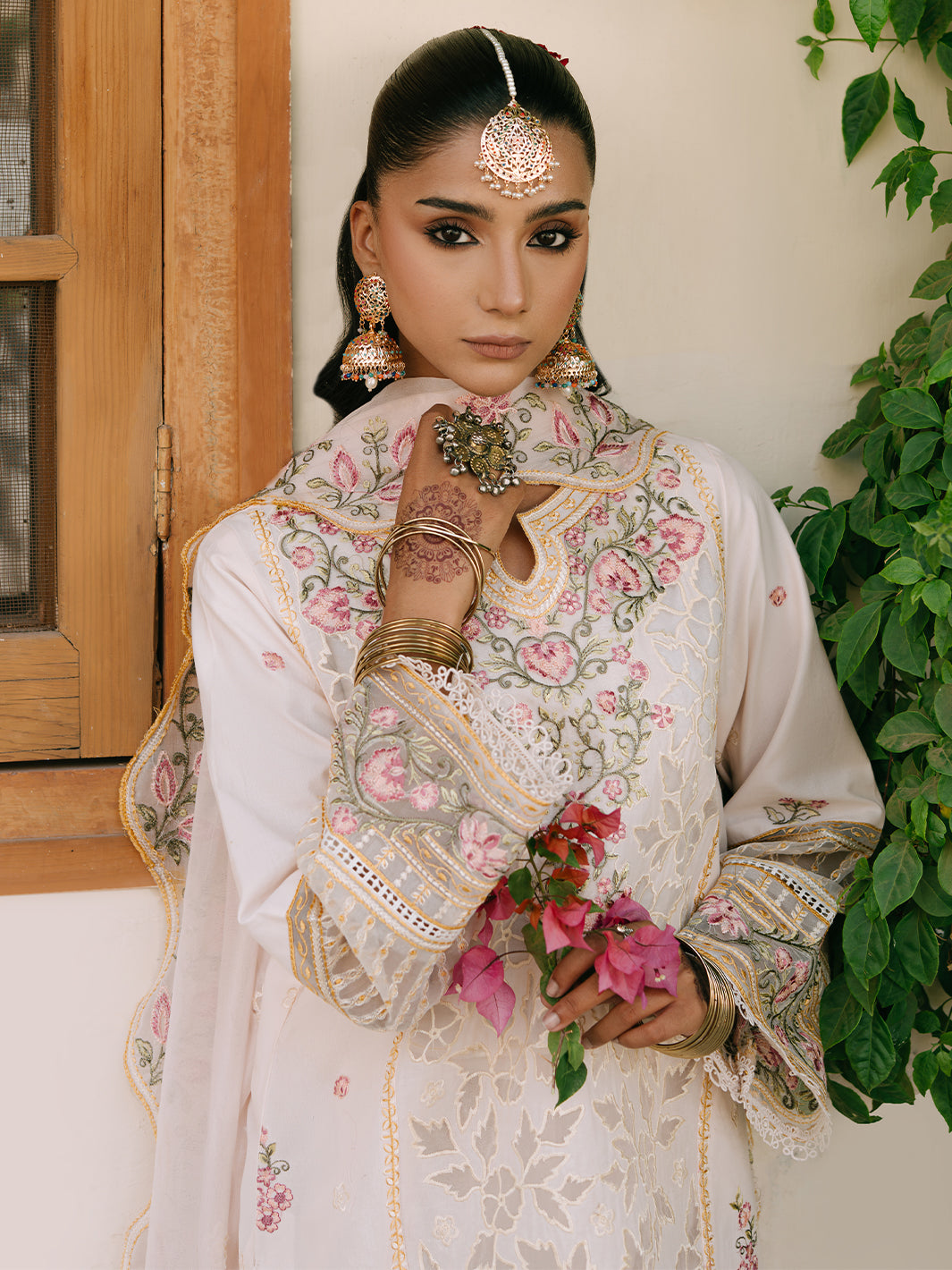 Mahnur | Shanaya Luxury Lawn 25 | Elnaz - Official Mahnur stockist in UK - Sakeena London