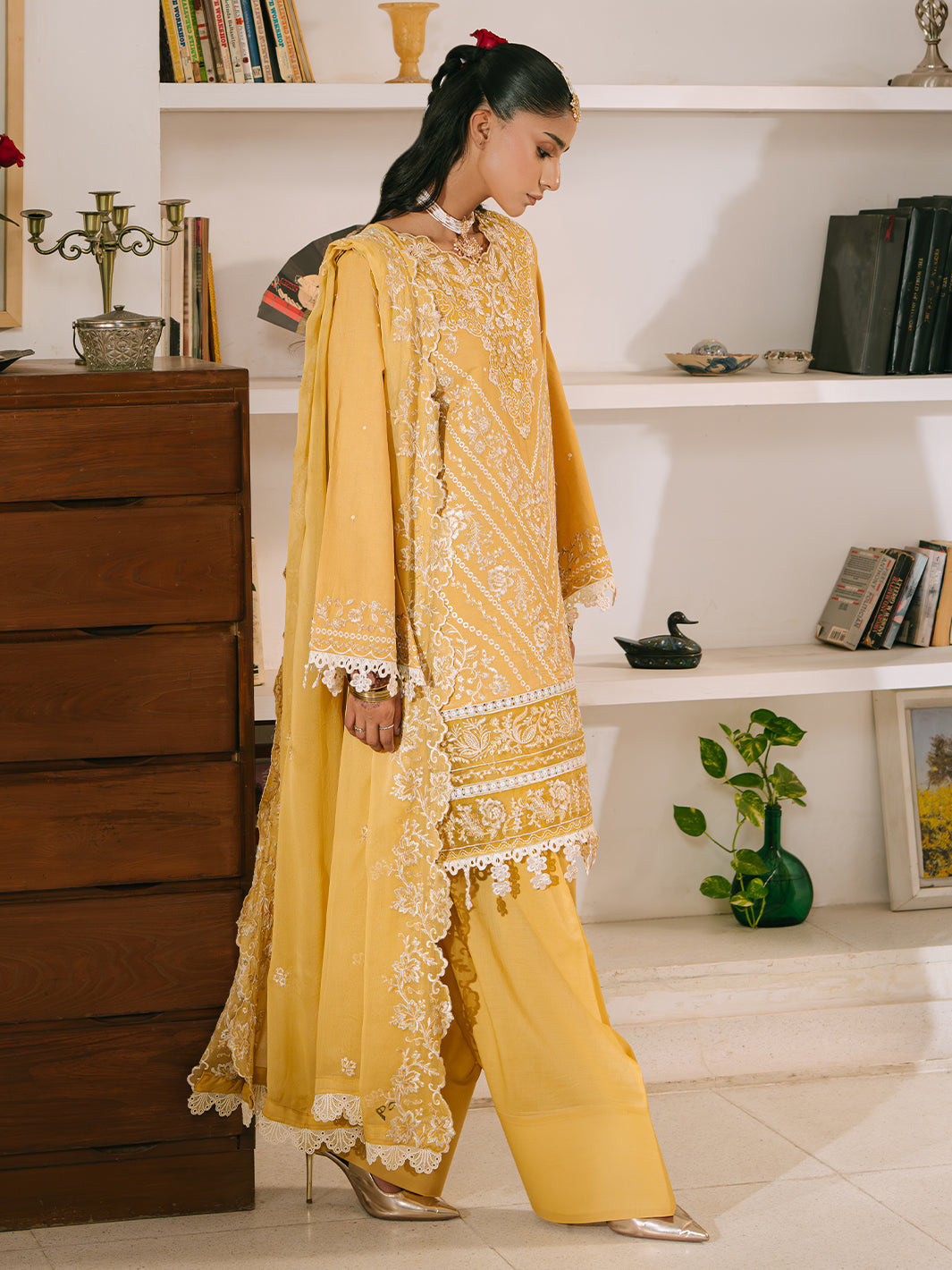 Mahnur | Shanaya Luxury Lawn 25 | Zunaira - Official Mahnur stockist in UK - Sakeena London