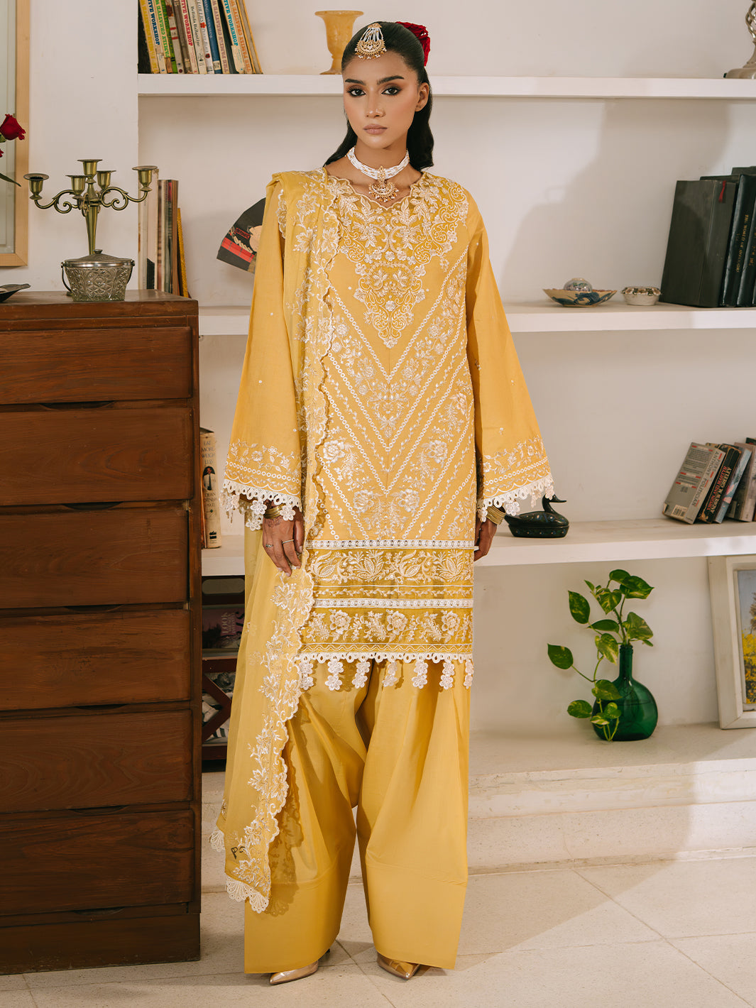 Mahnur | Shanaya Luxury Lawn 25 | Zunaira - Official Mahnur stockist in UK - Sakeena London