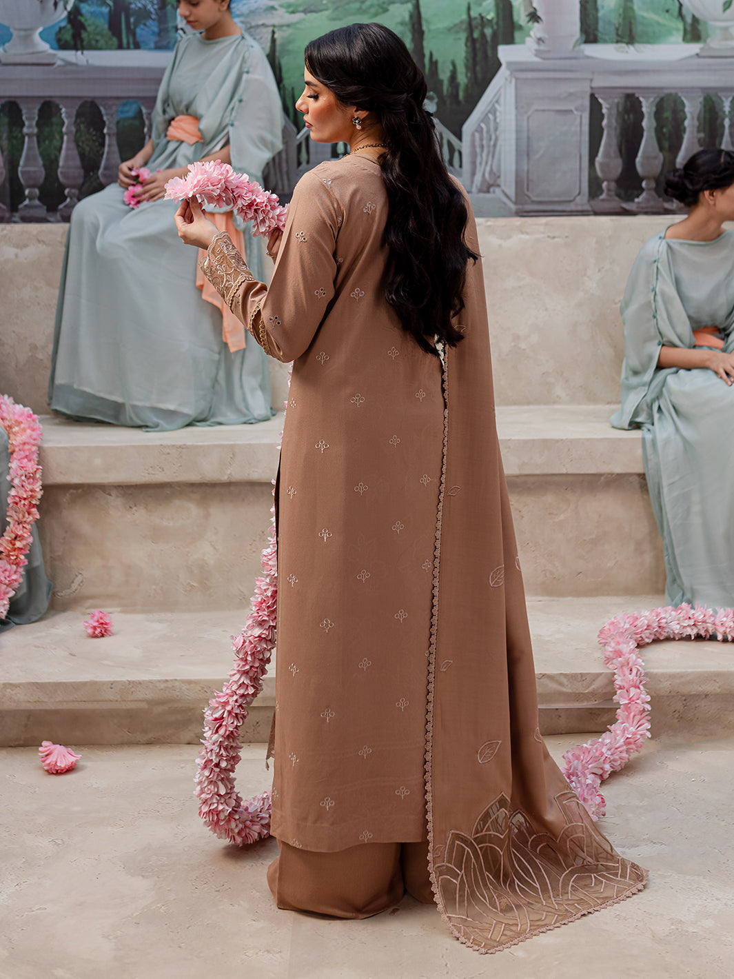 Mahnur | Veronica Luxury Karandi 24 | PENELOPE - Official Mahnur stockist in UK - Sakeena London
