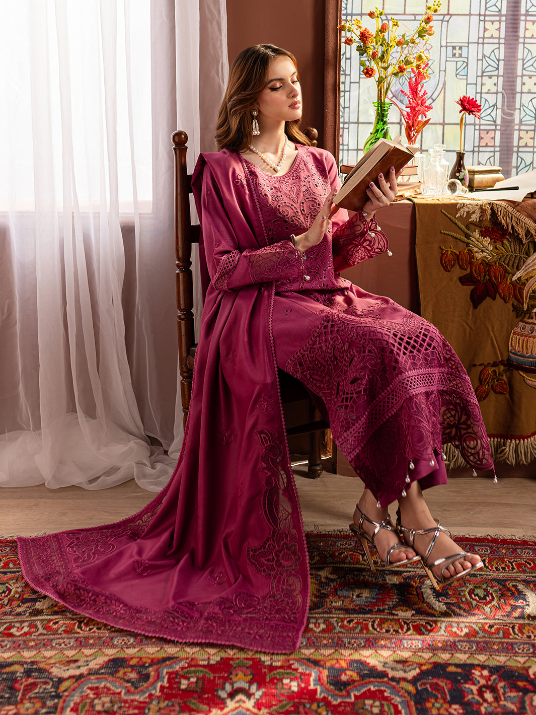 Mahnur | Veronica Luxury Karandi 24 | ROSAMUND - Official Mahnur stockist in UK - Sakeena London