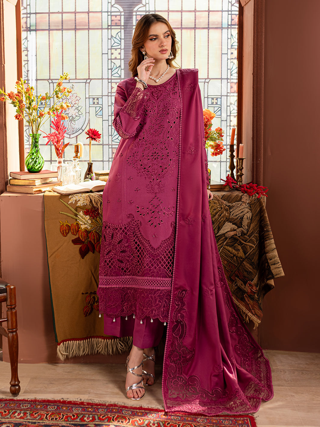 Mahnur | Veronica Luxury Karandi 24 | ROSAMUND - Official Mahnur stockist in UK - Sakeena London