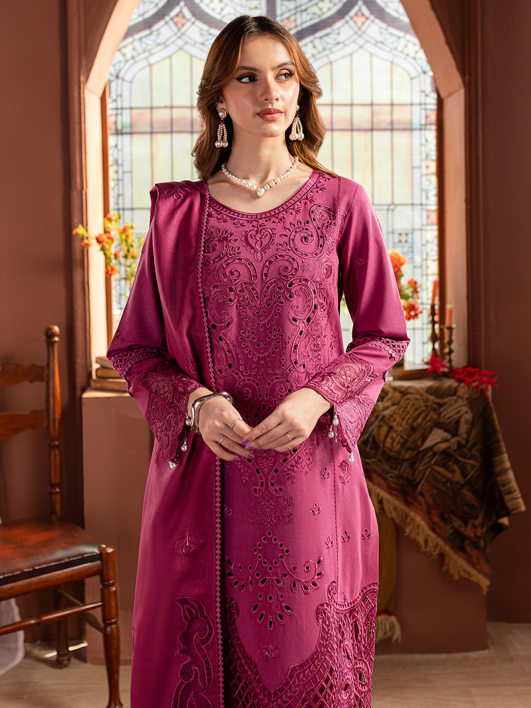 Mahnur | Veronica Luxury Karandi 24 | ROSAMUND - Official Mahnur stockist in UK - Sakeena London