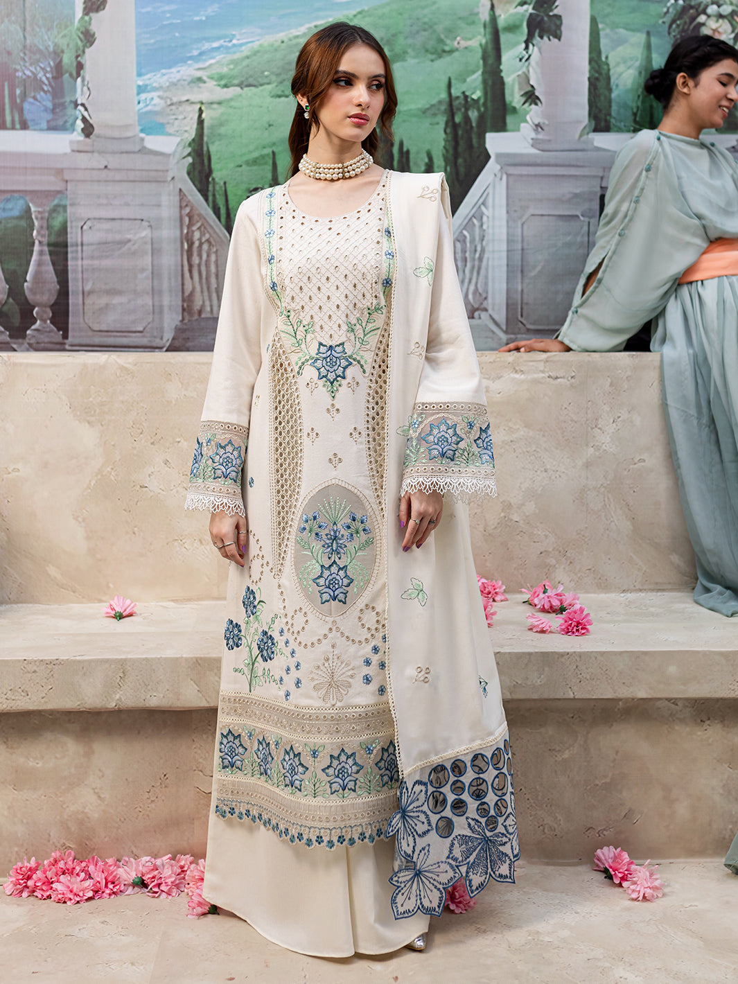 Mahnur | Veronica Luxury Karandi 24 | CECILIA - Official Mahnur stockist in UK - Sakeena London