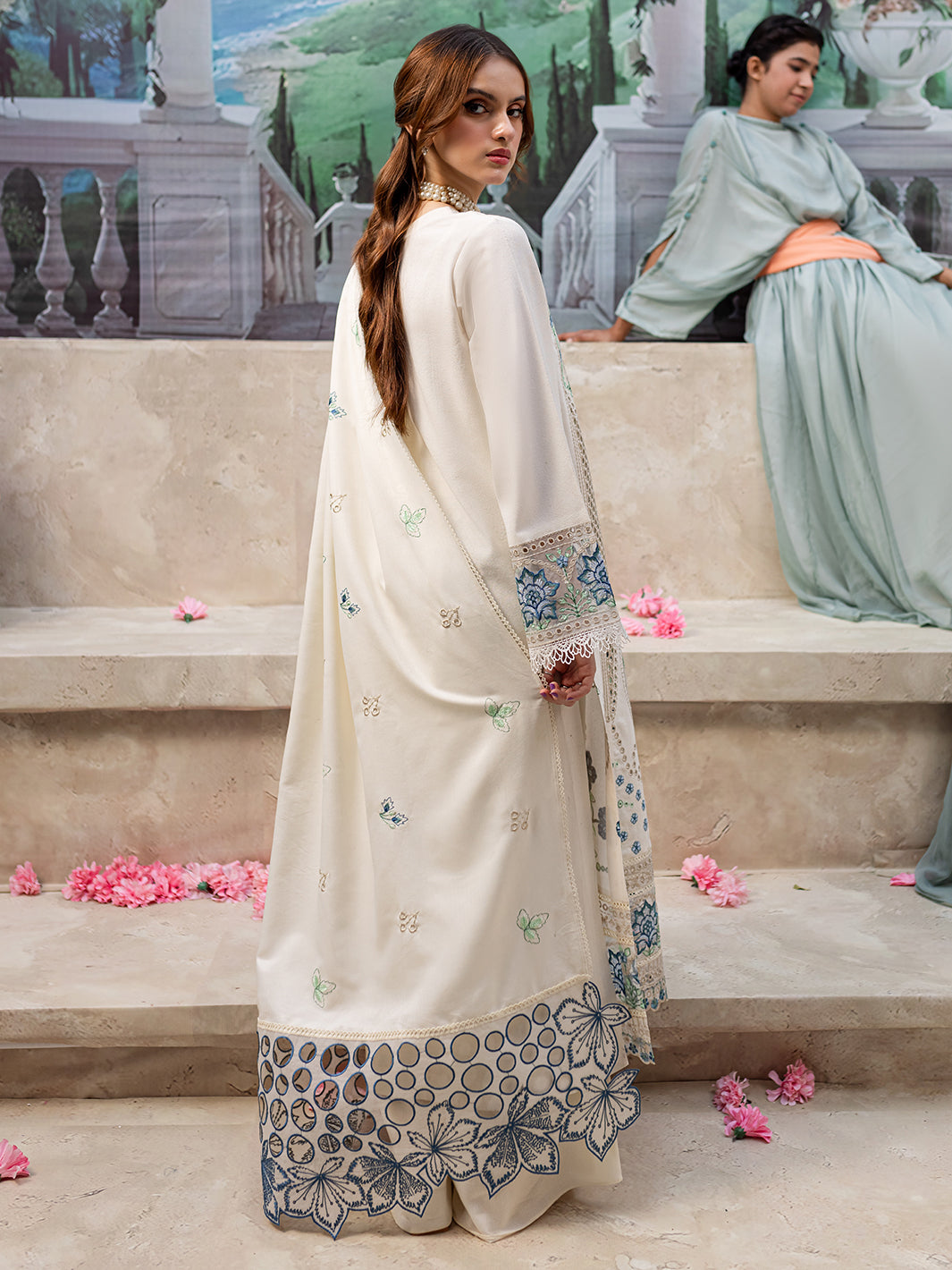 Mahnur | Veronica Luxury Karandi 24 | CECILIA - Official Mahnur stockist in UK - Sakeena London
