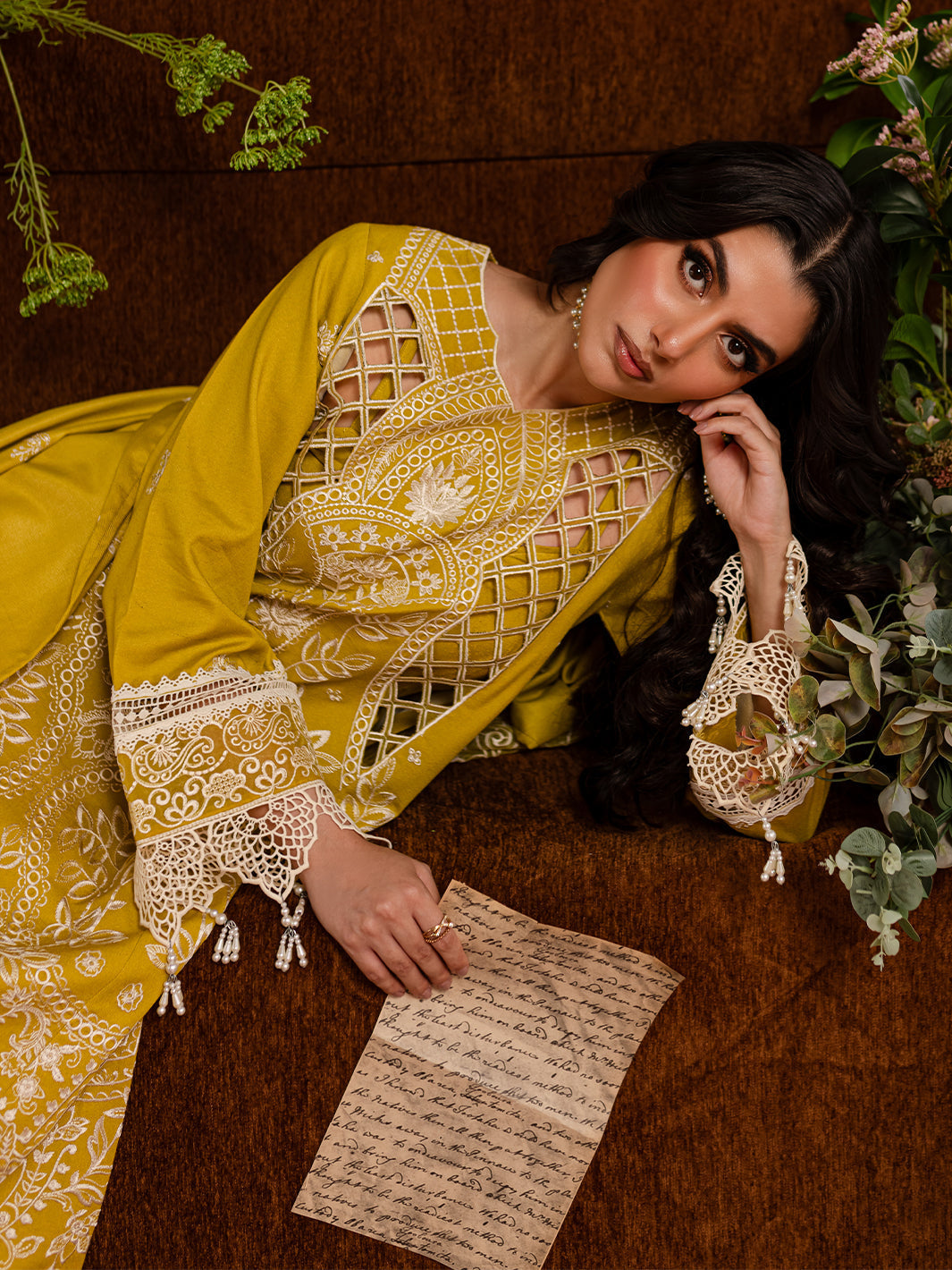 Mahnur | Veronica Luxury Karandi 24 | CLARA - Official Mahnur stockist in UK - Sakeena London