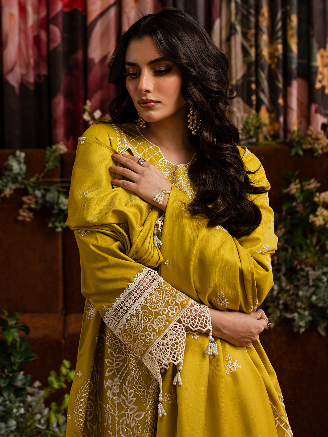 Mahnur | Veronica Luxury Karandi 24 | CLARA - Official Mahnur stockist in UK - Sakeena London