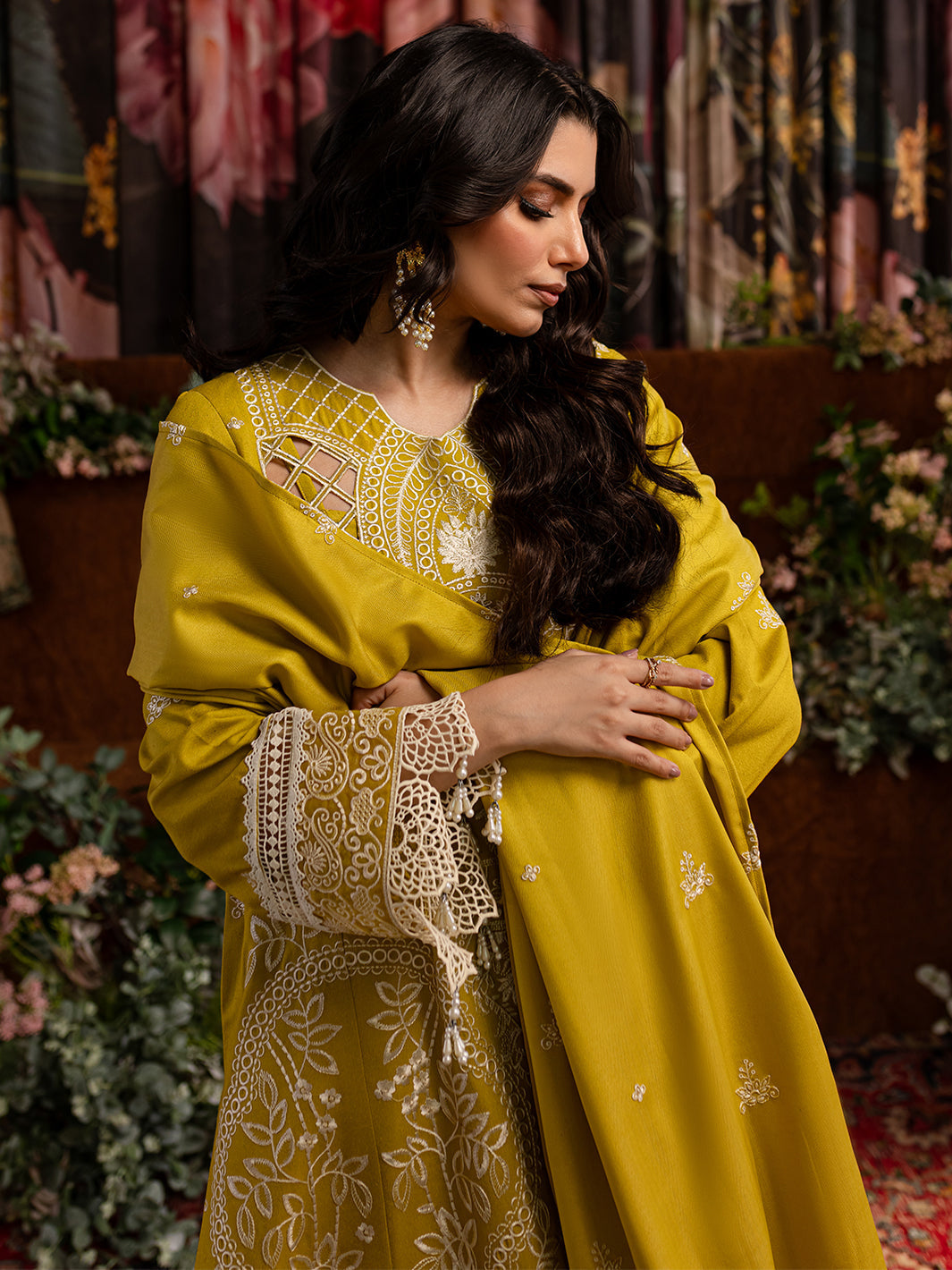 Mahnur | Veronica Luxury Karandi 24 | CLARA - Official Mahnur stockist in UK - Sakeena London