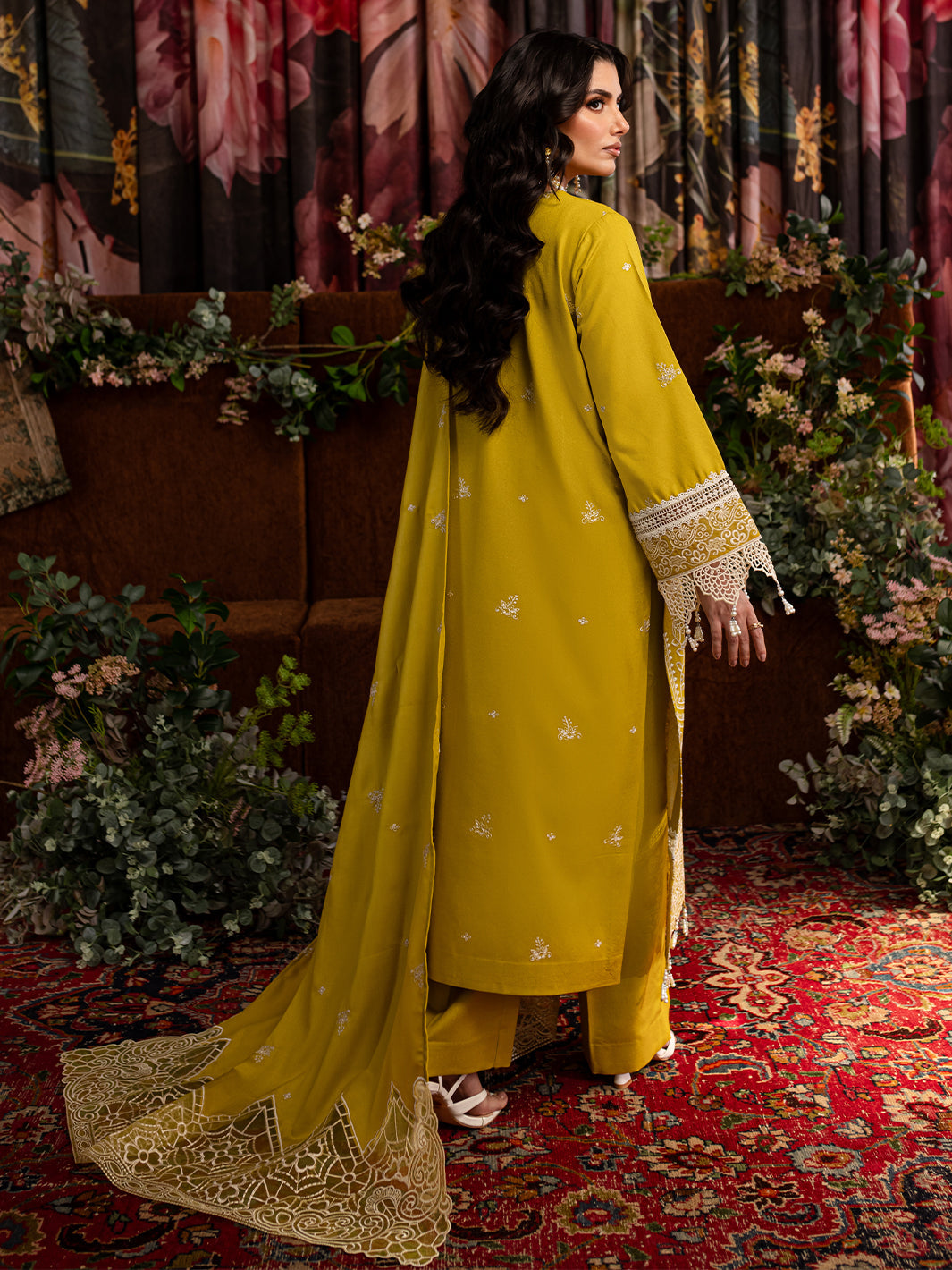 Mahnur | Veronica Luxury Karandi 24 | CLARA - Official Mahnur stockist in UK - Sakeena London