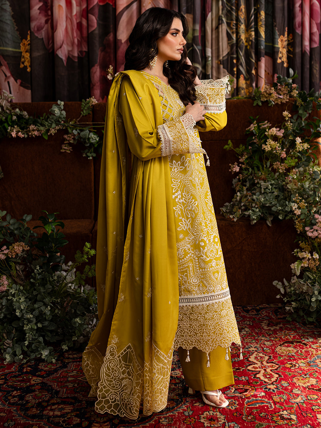 Mahnur | Veronica Luxury Karandi 24 | CLARA - Official Mahnur stockist in UK - Sakeena London