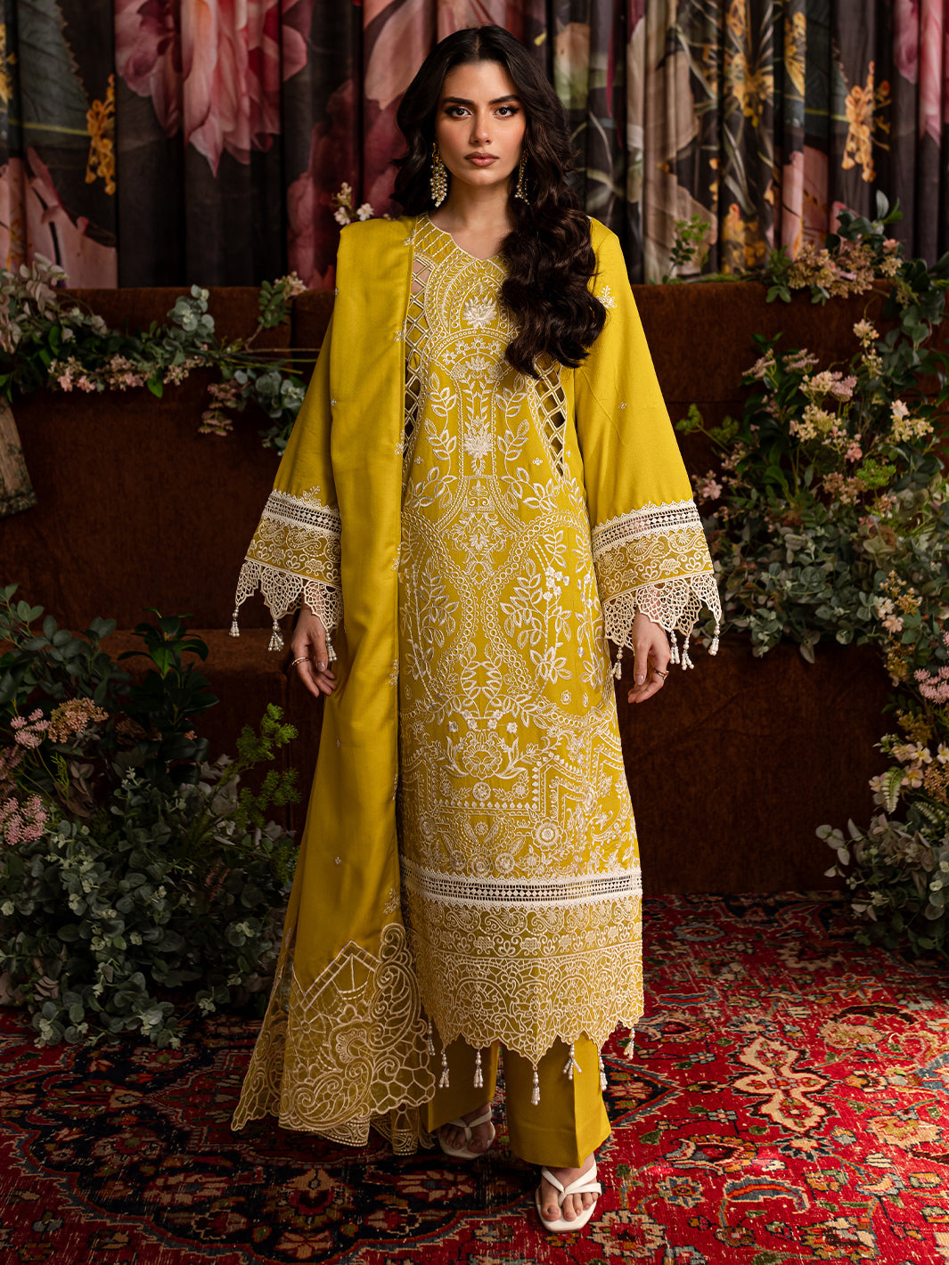 Mahnur | Veronica Luxury Karandi 24 | CLARA - Official Mahnur stockist in UK - Sakeena London